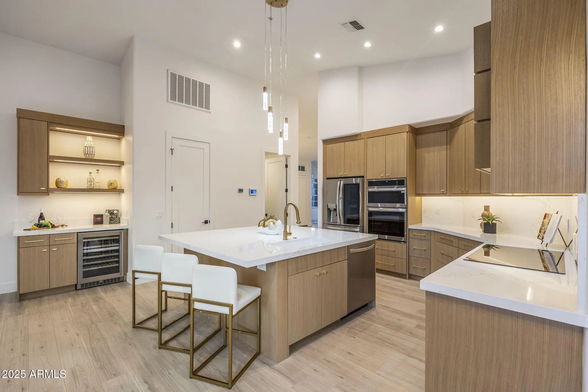 Photo of Listing #6913426