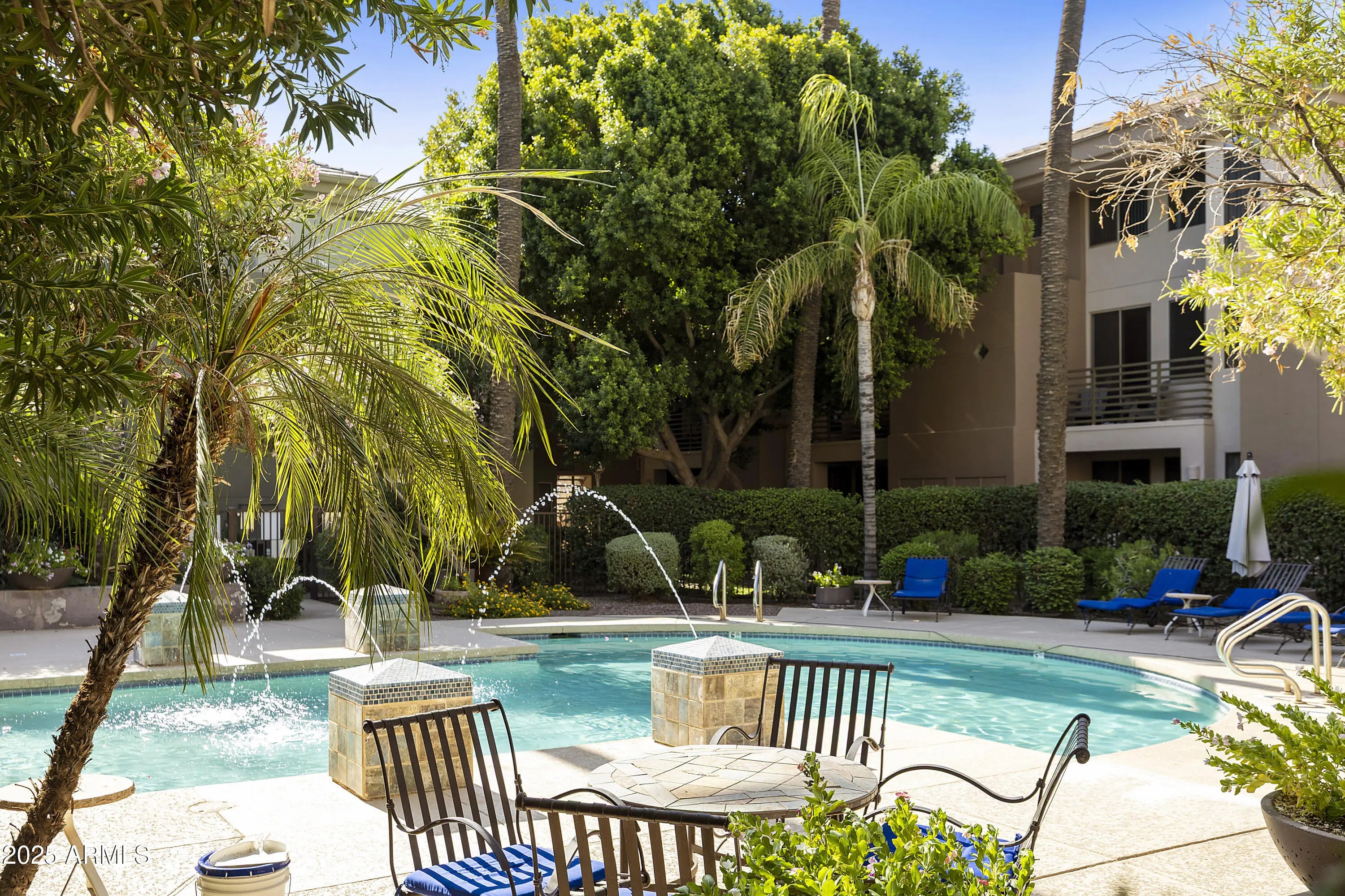 Photo of Listing #6906222