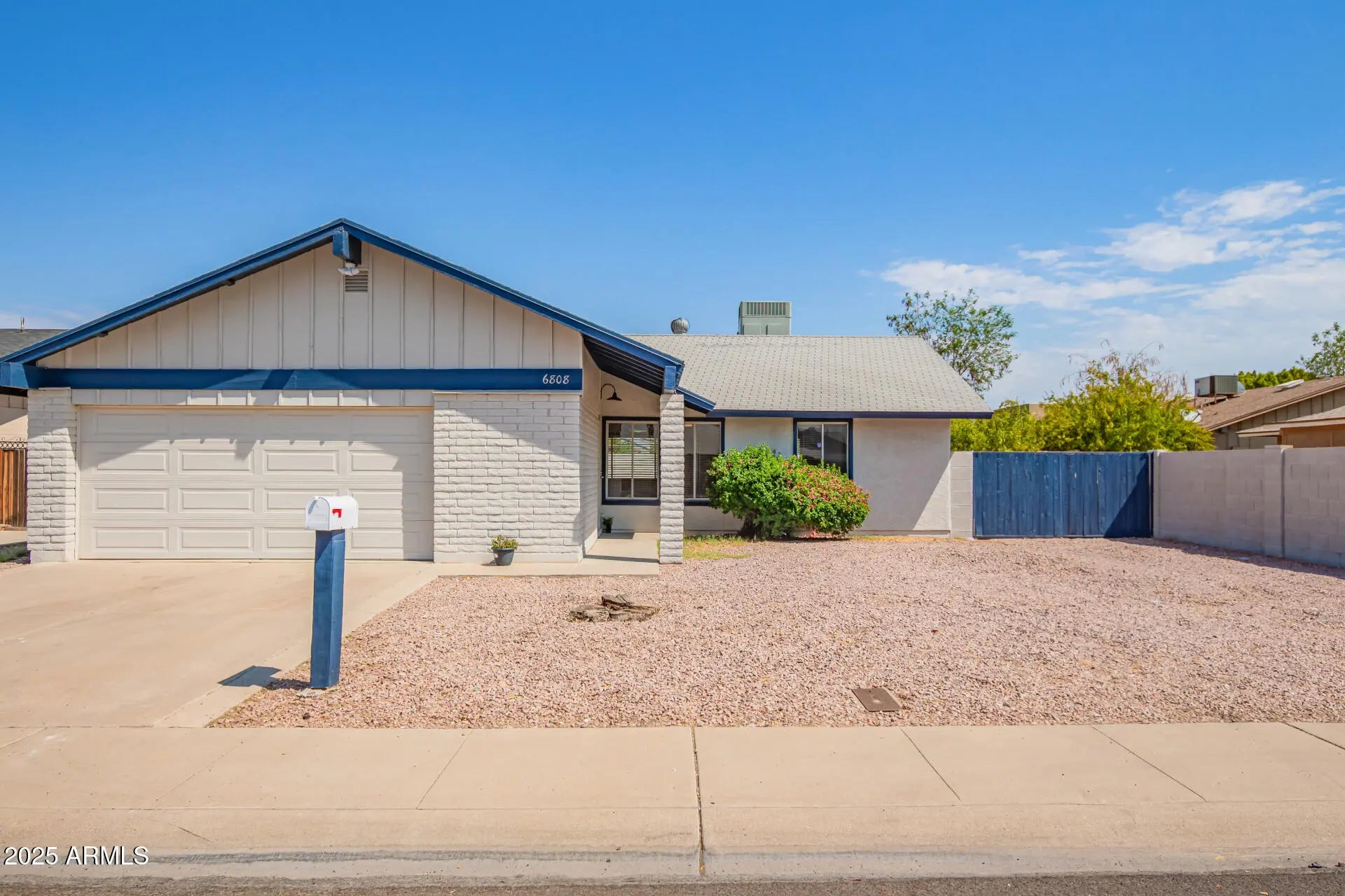 Photo of Listing #6906435