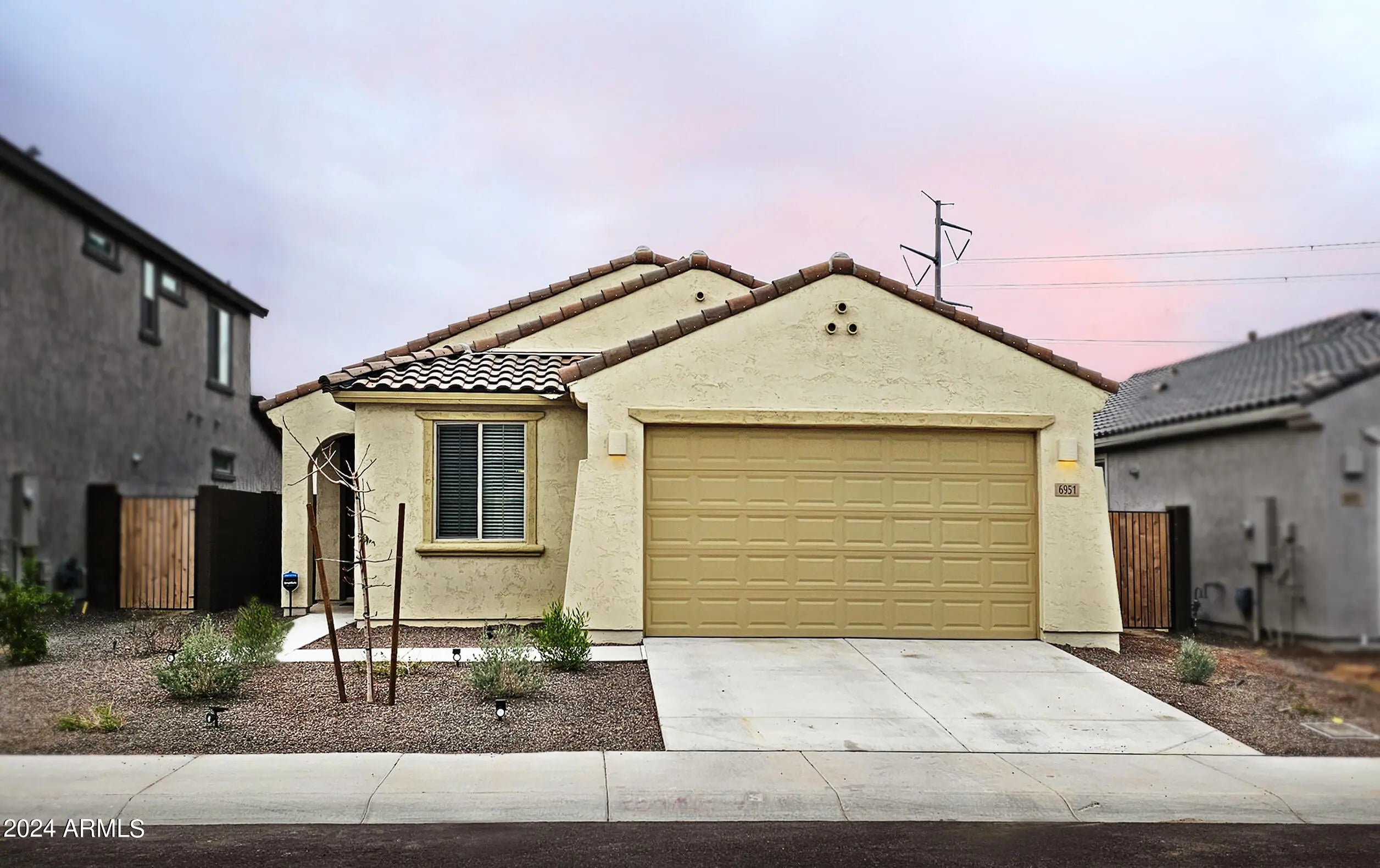 Photo of Listing #6906398