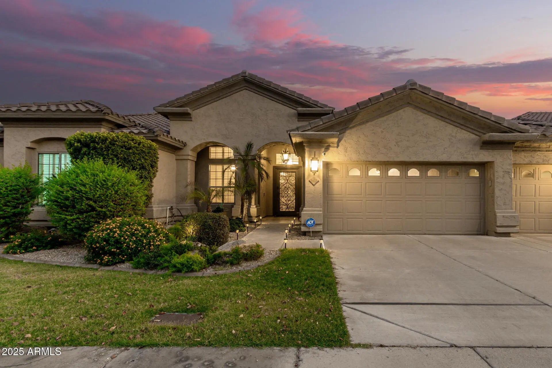 Photo of Listing #6909217