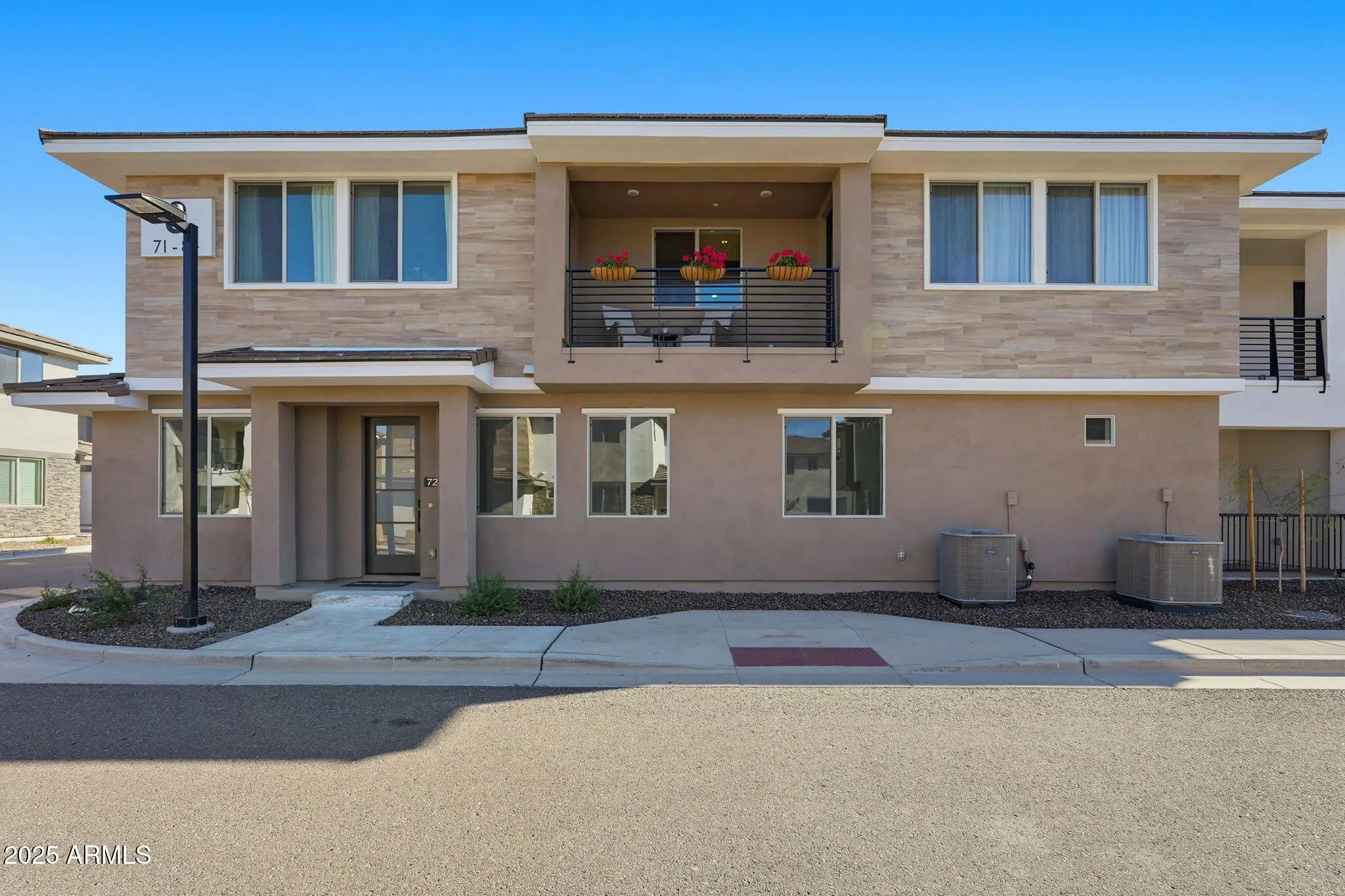 Photo of Listing #6906709