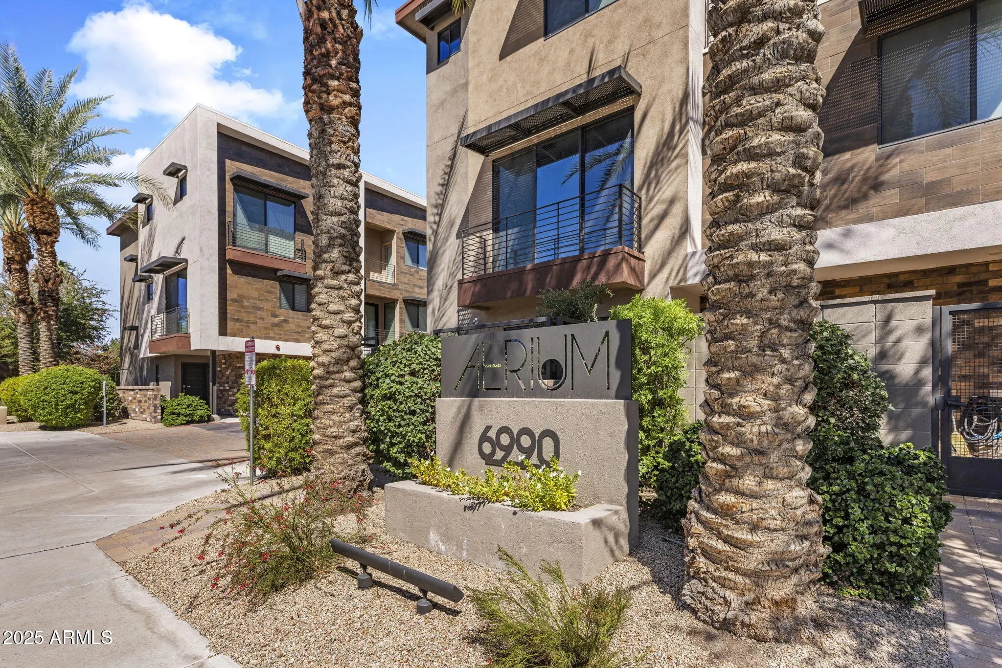 Photo of Listing #6918522