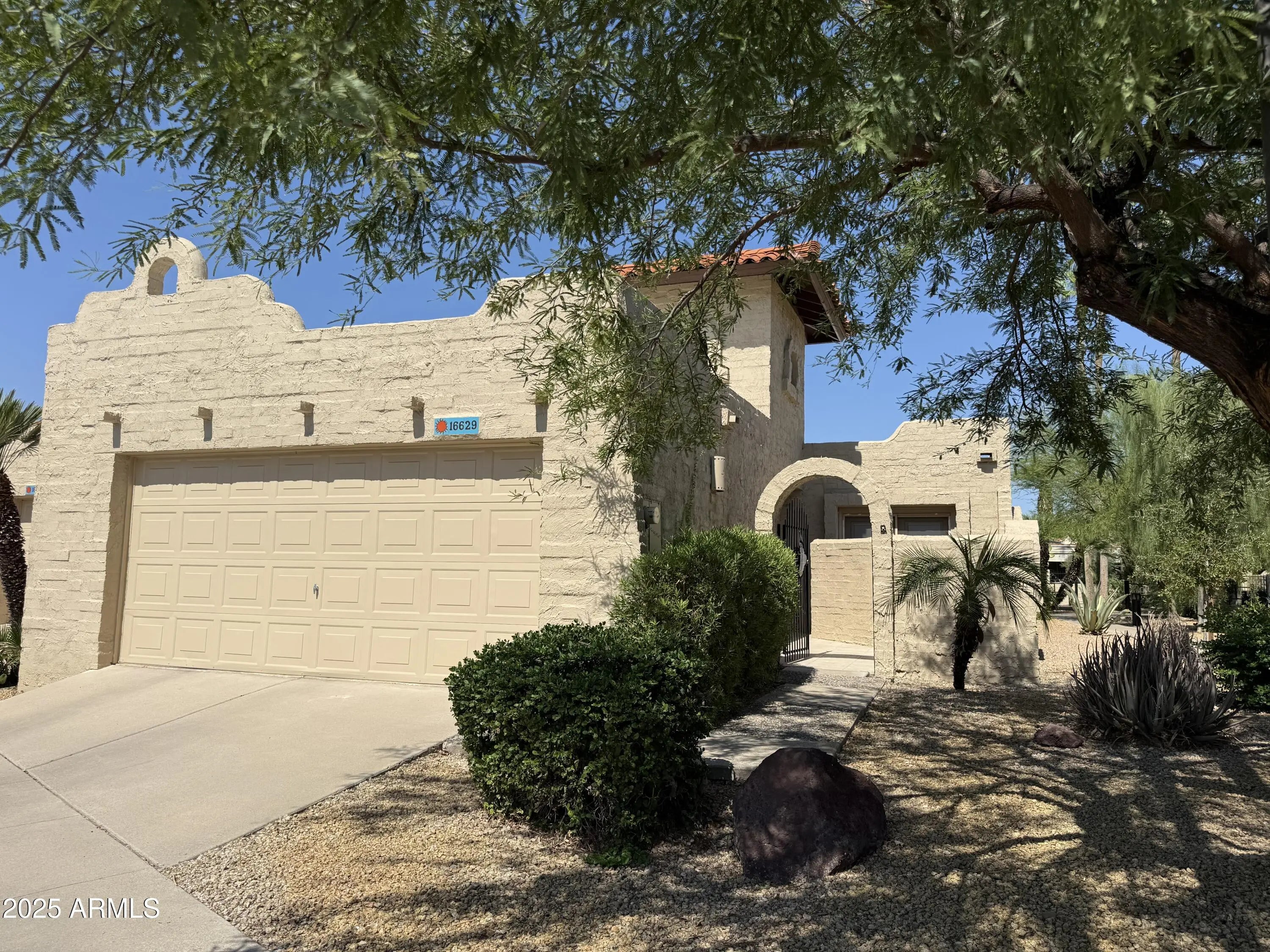 Photo of Listing #6906824