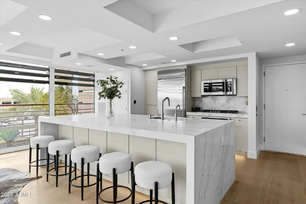 7137 E Rancho Vista Drive (unit 5001), Scottsdale