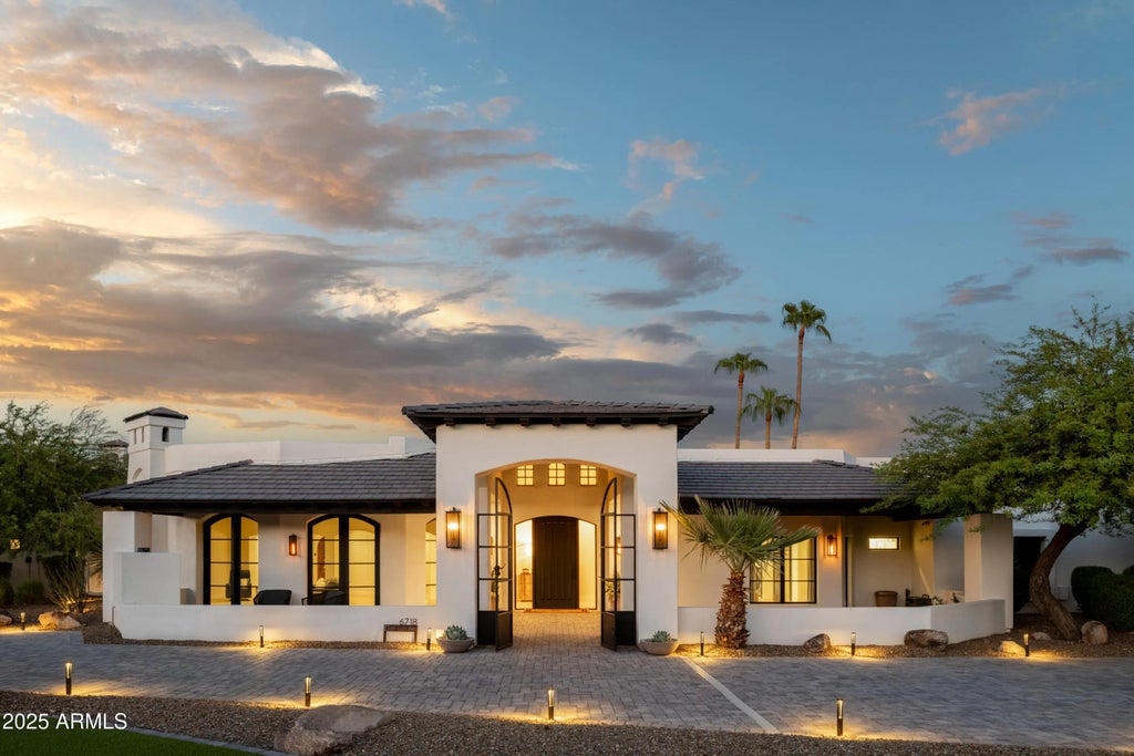 6718 E San Juan Avenue, Paradise Valley