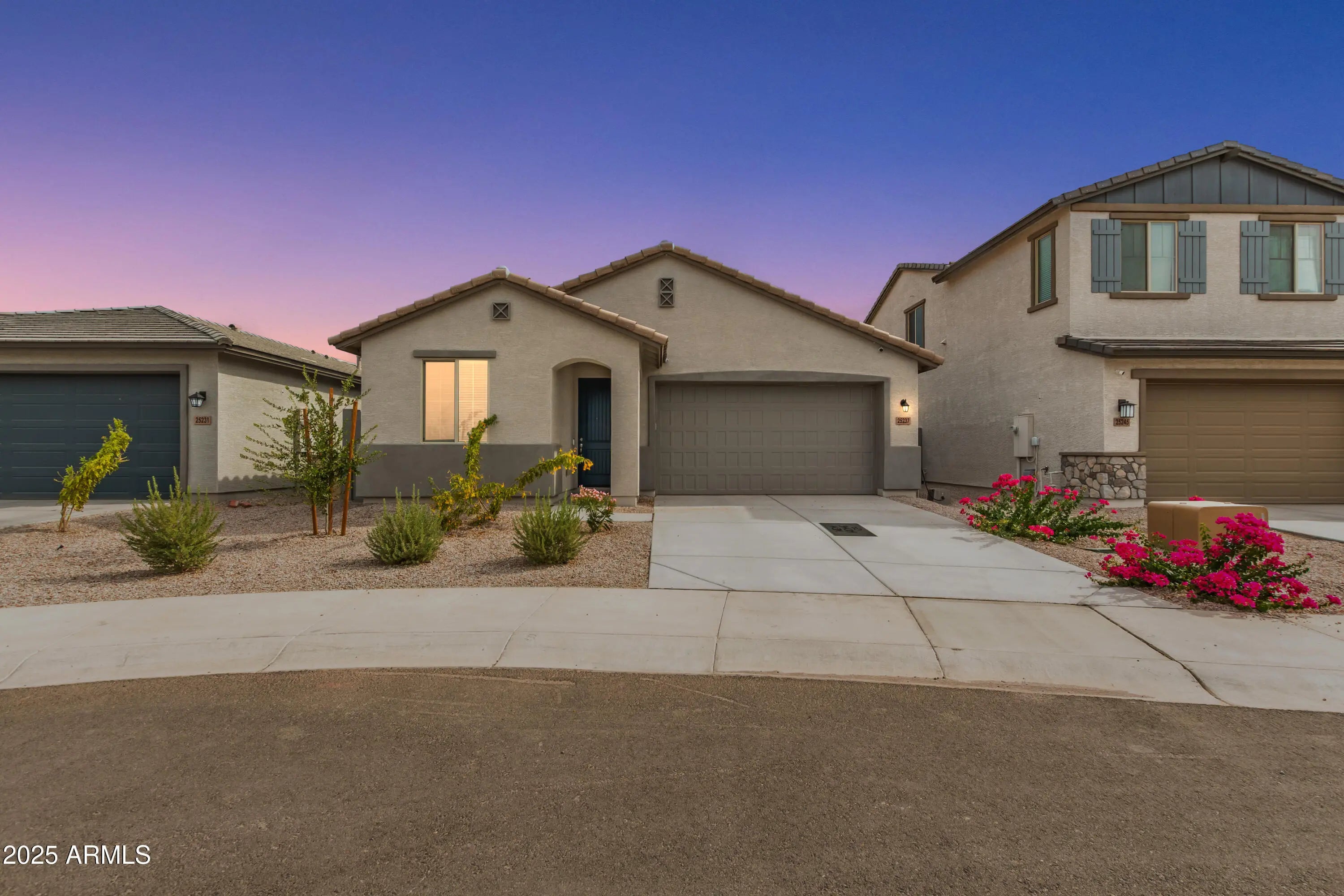 Photo of Listing #6915411