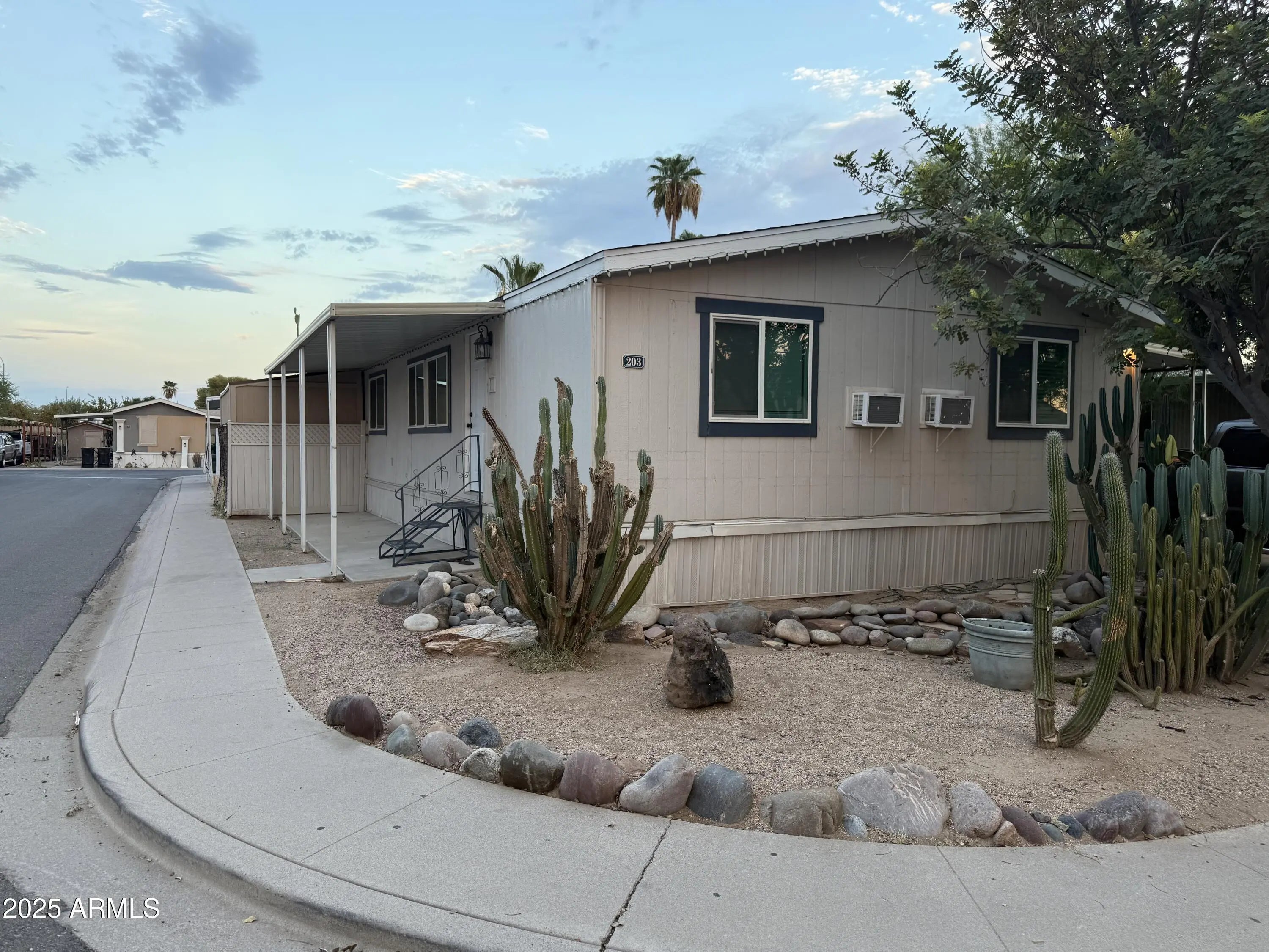 Photo of Listing #6907261