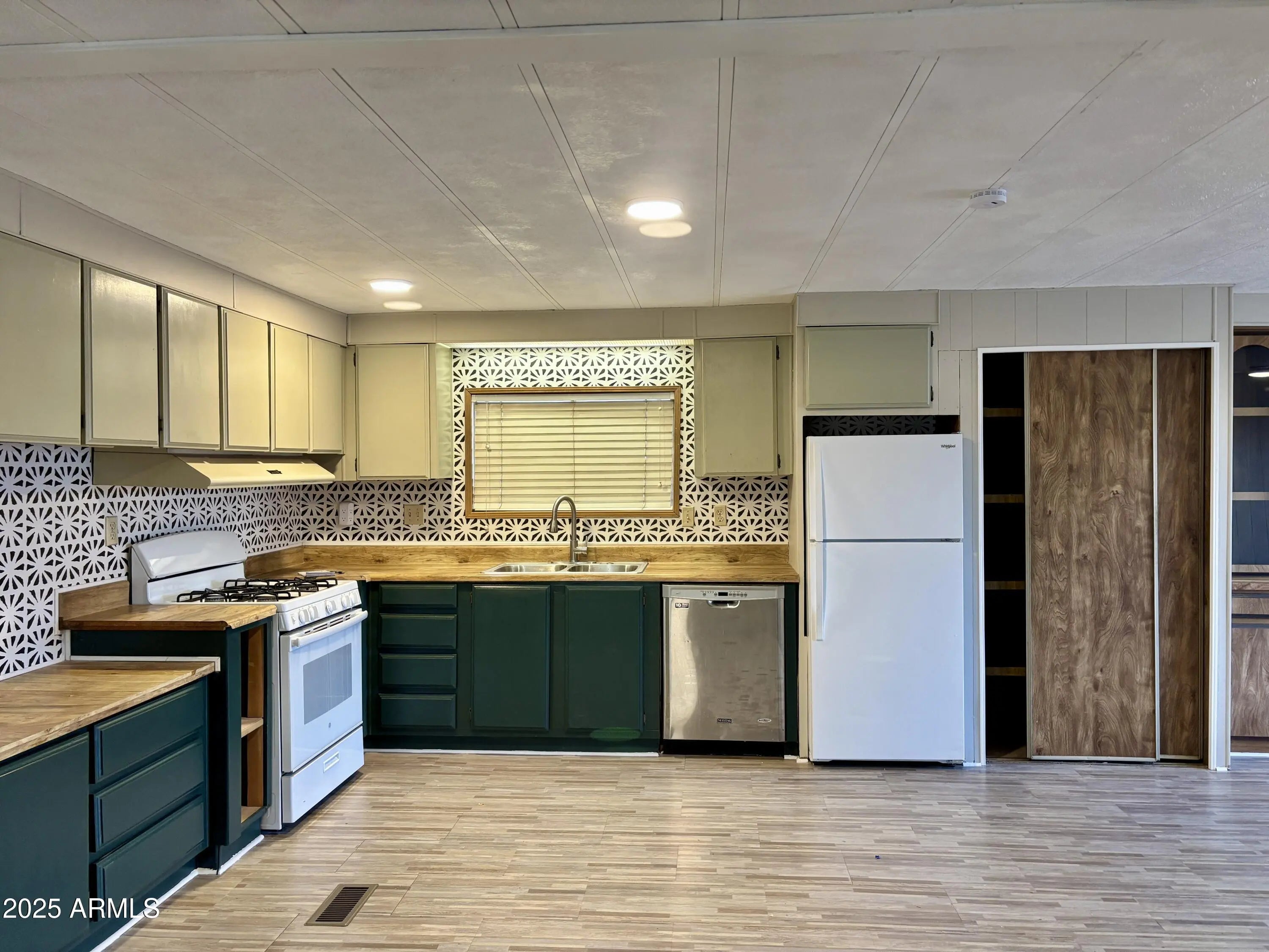 Photo of Listing #6907714