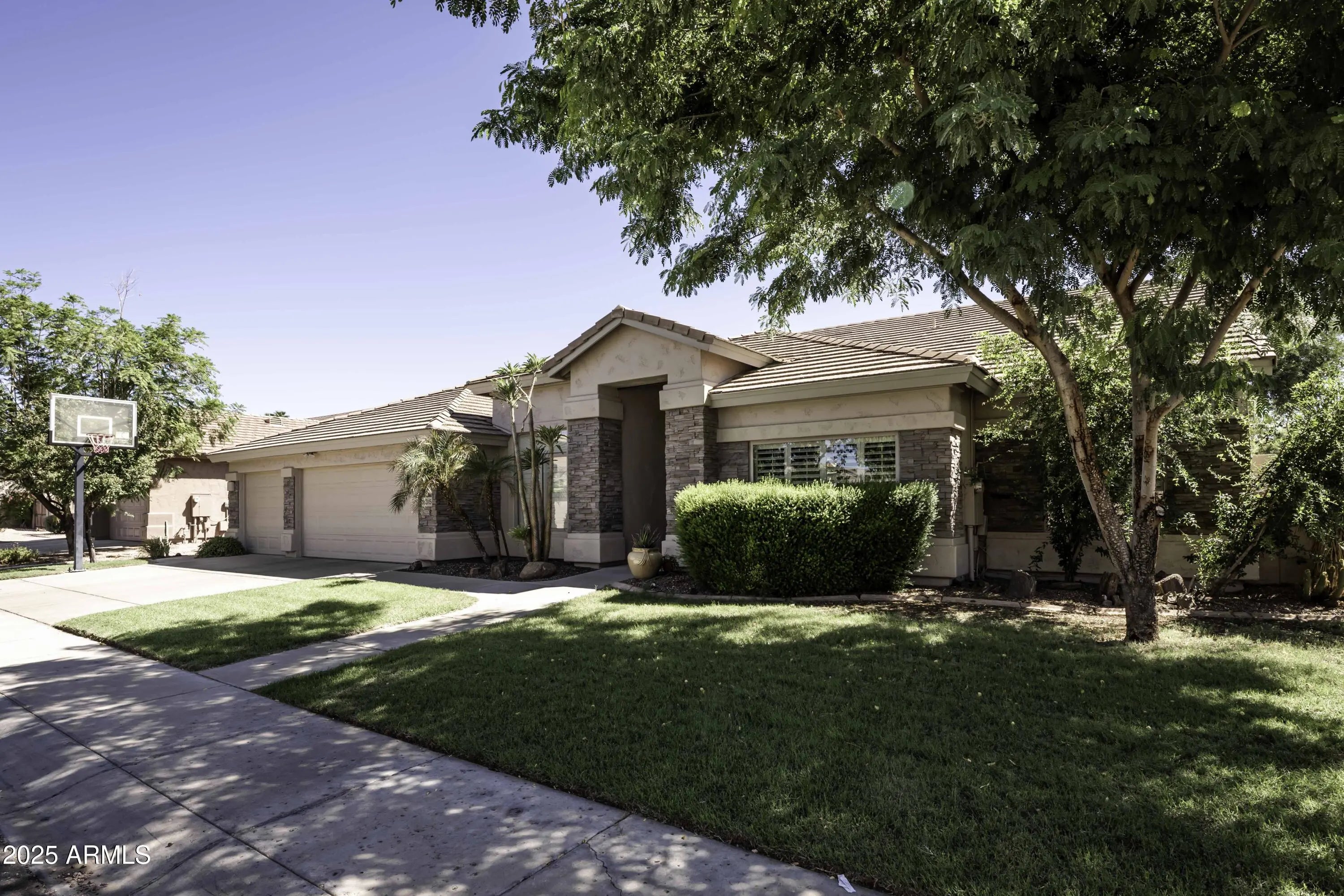 Photo of Listing #6907300