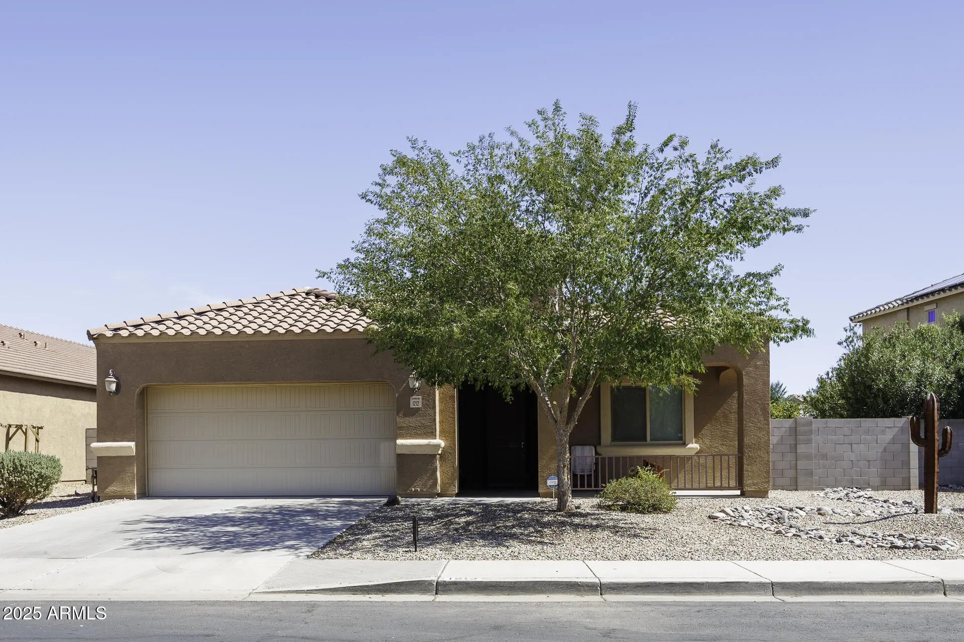 Photo of Listing #6910614