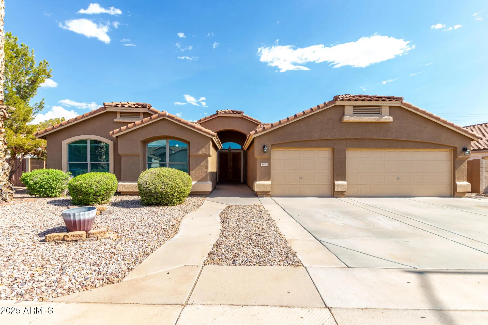 Photo of Listing #6909751