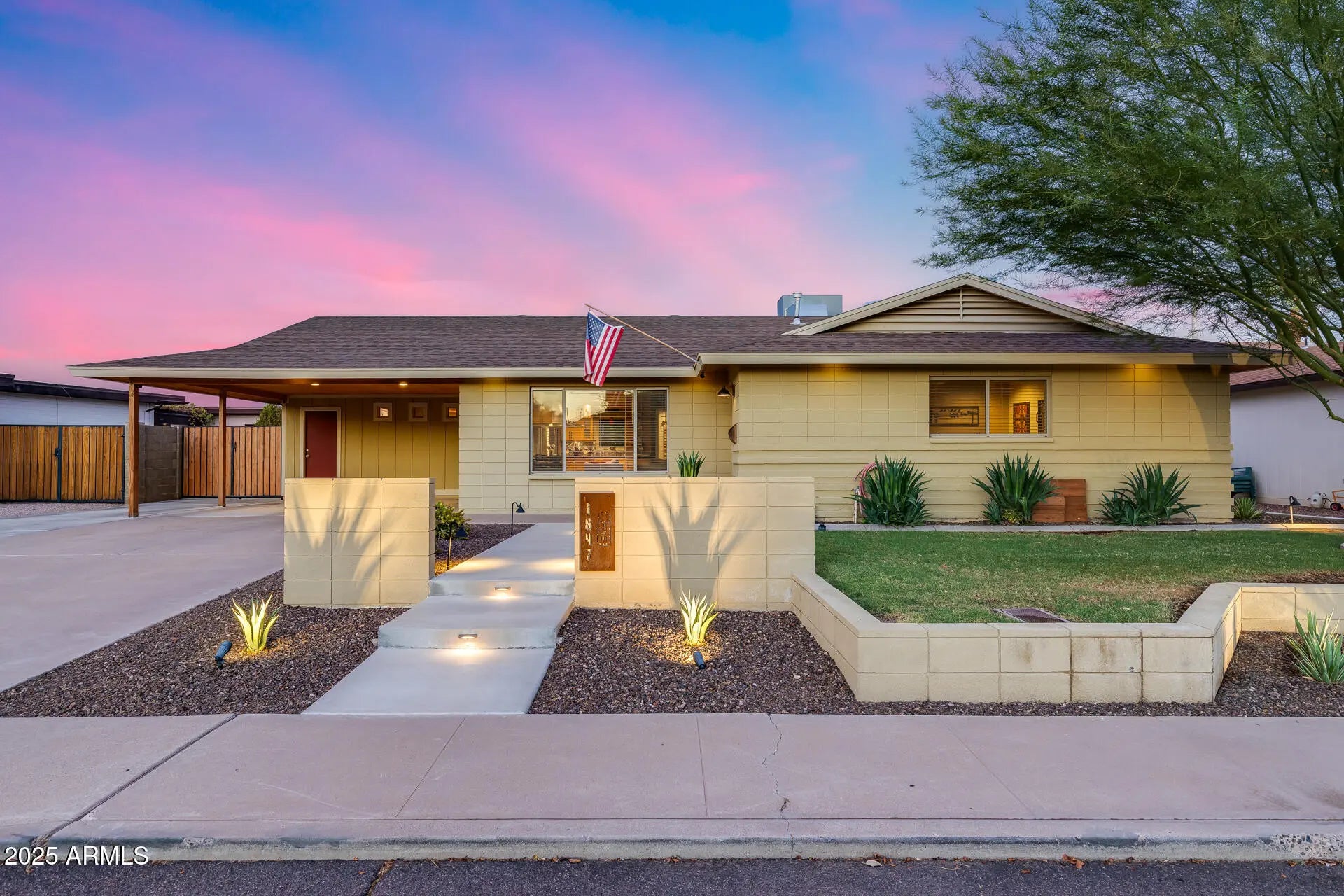 Photo of Listing #6908383