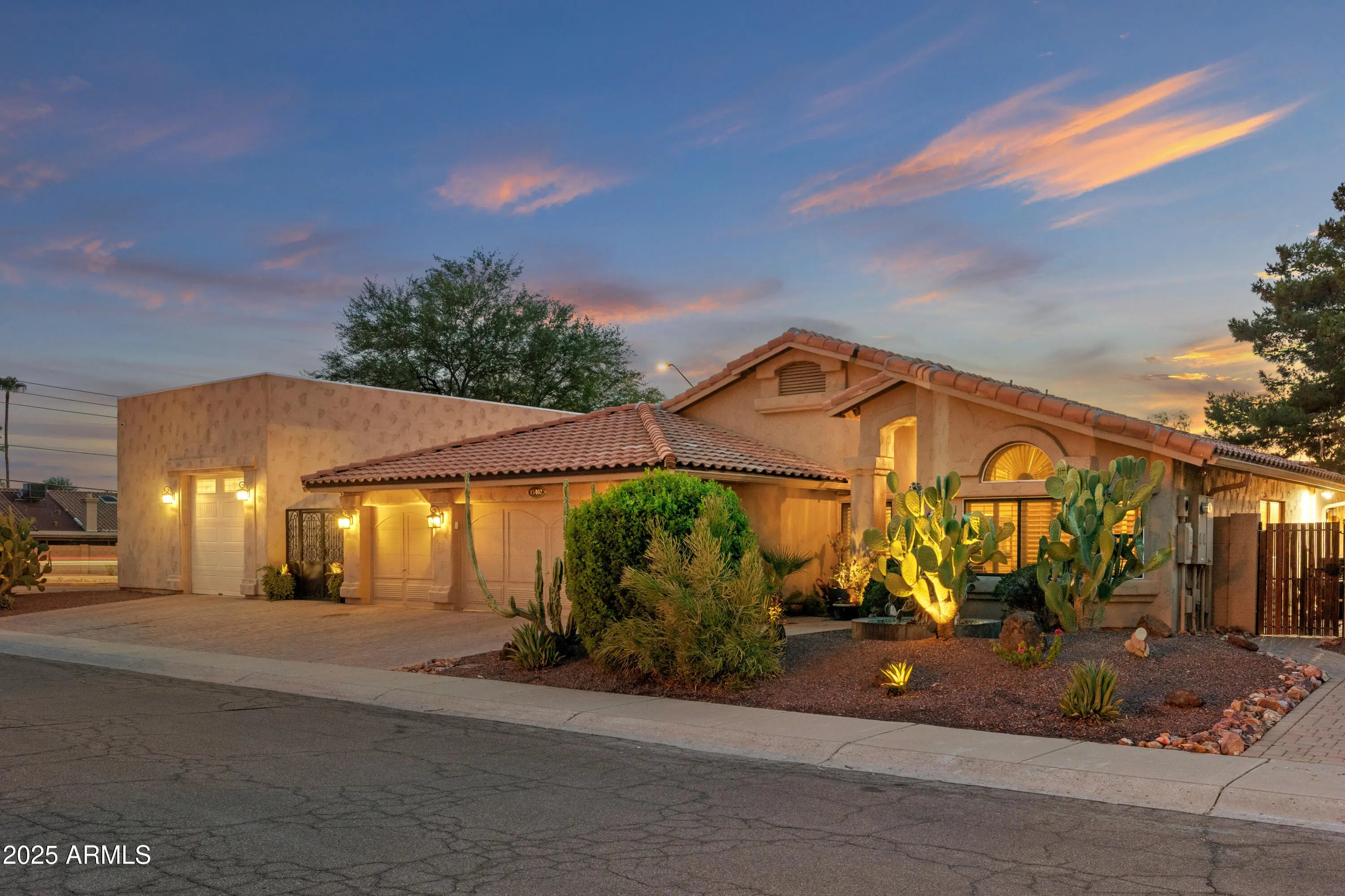 Photo of Listing #6910936