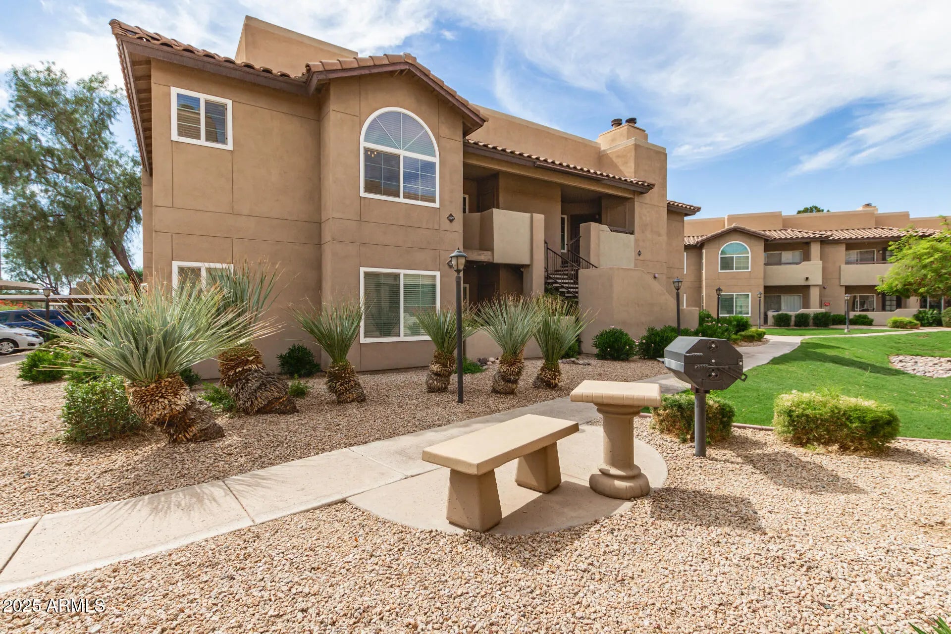 Photo of Listing #6908225