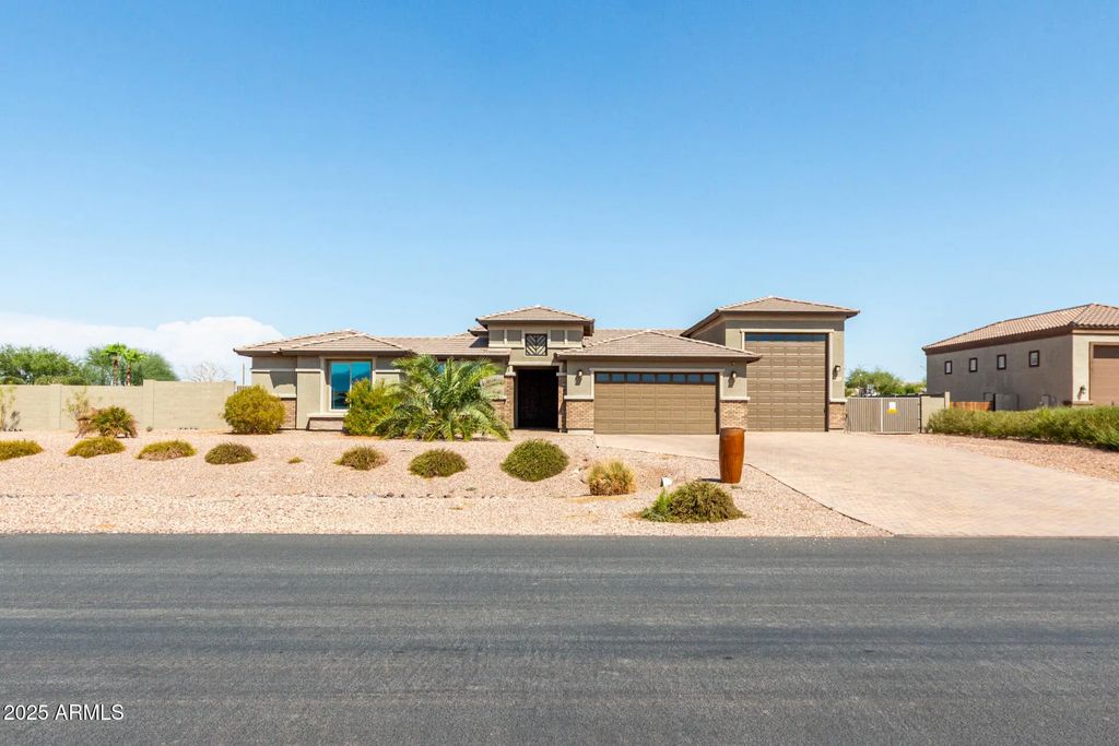 6523 N 135th Drive, Glendale