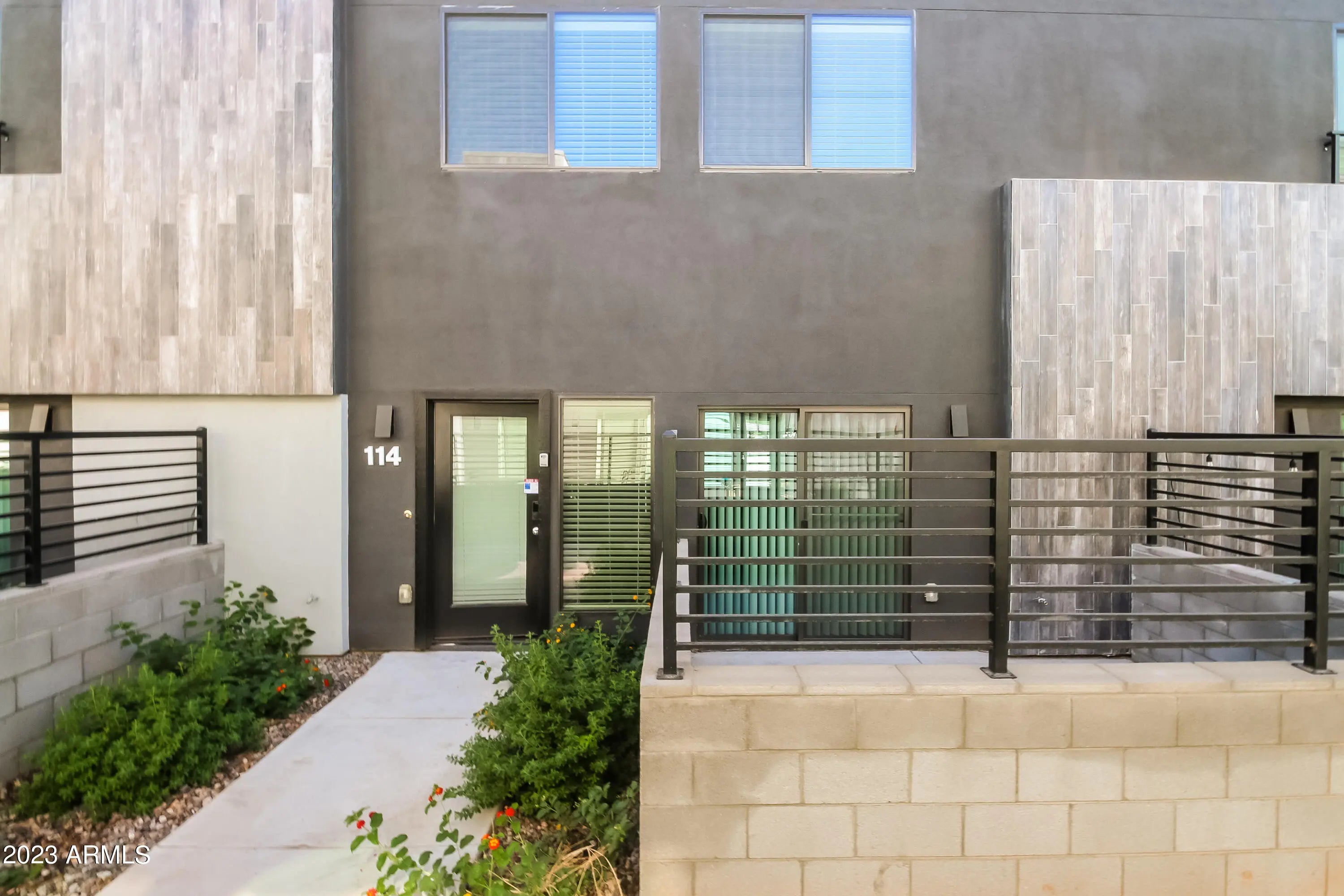 Photo of Listing #6907846