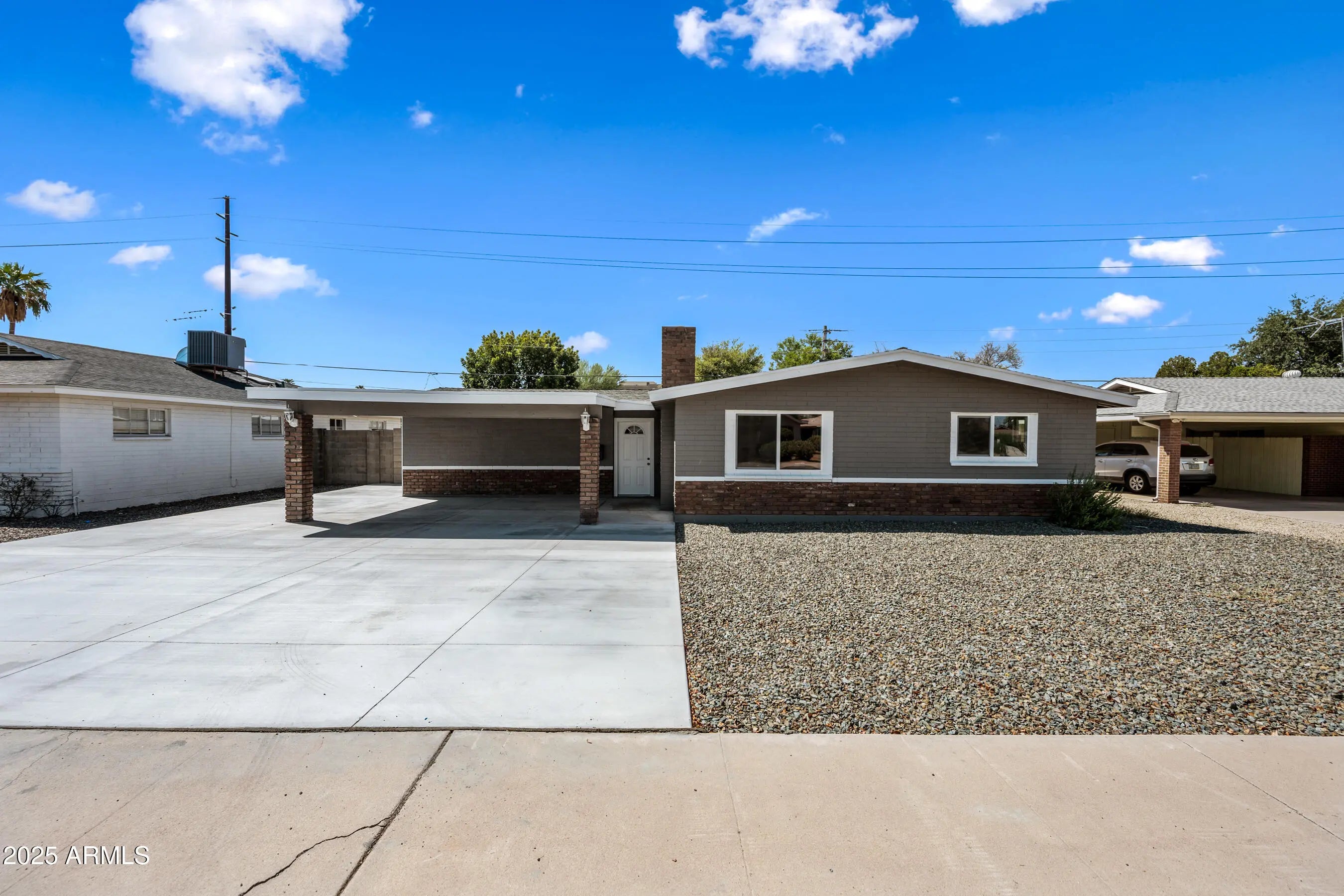 Photo of Listing #6907972