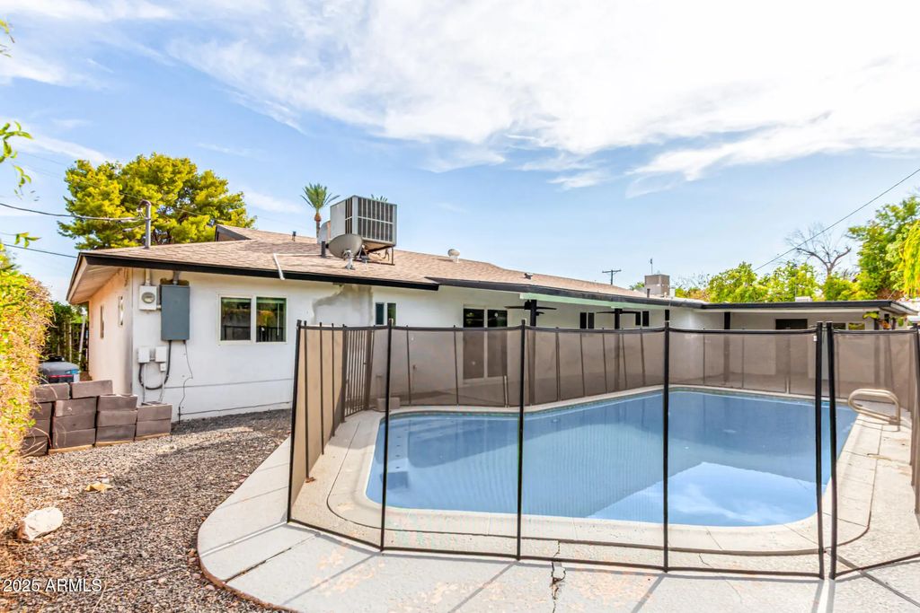 3336 E Earll Drive, Phoenix