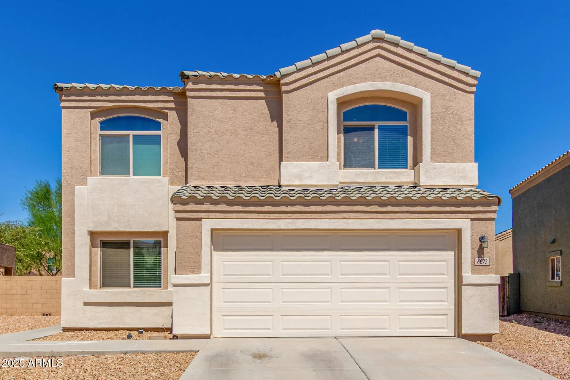 Photo of Listing #6907966