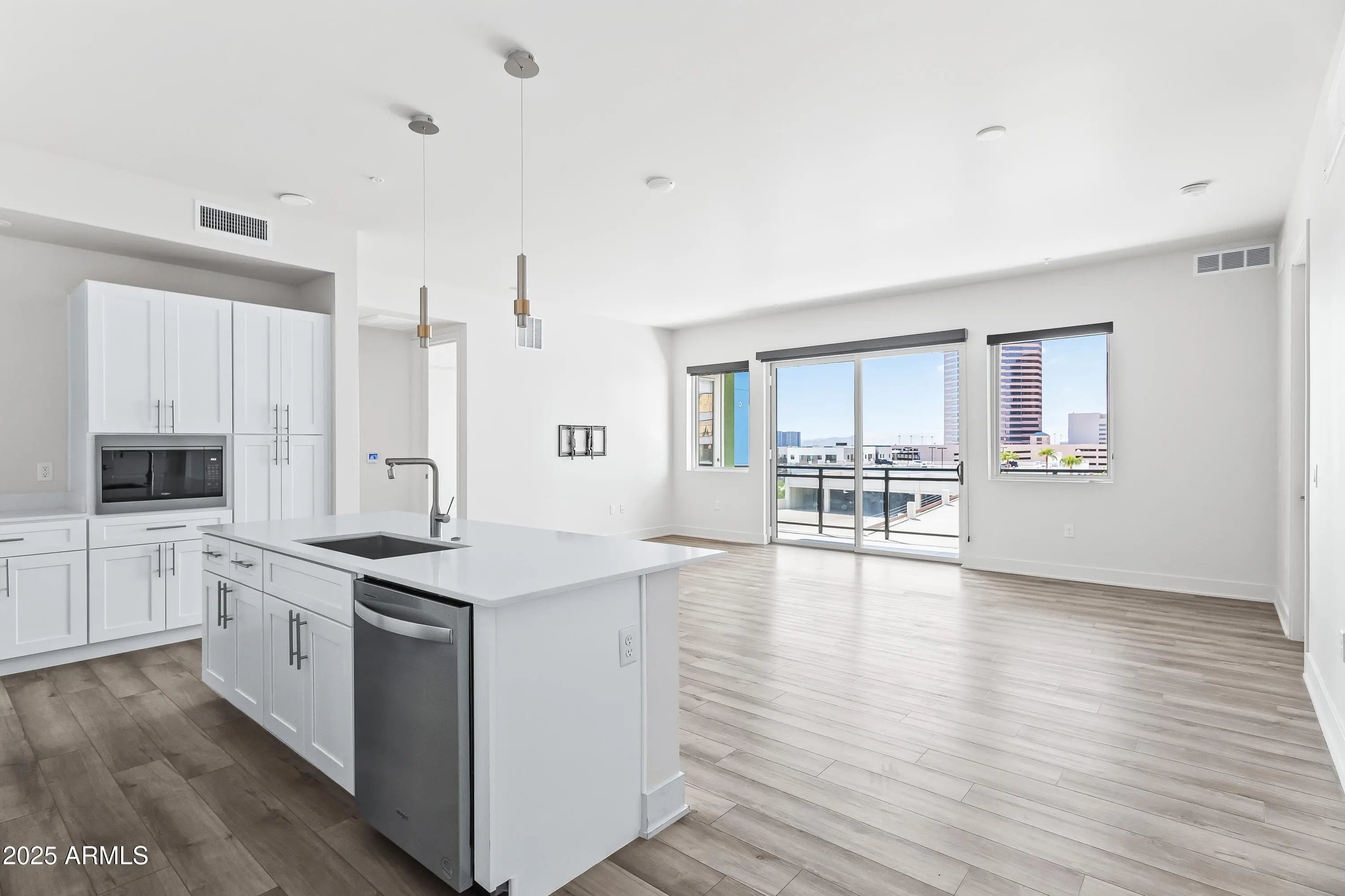 Photo of Listing #6914600