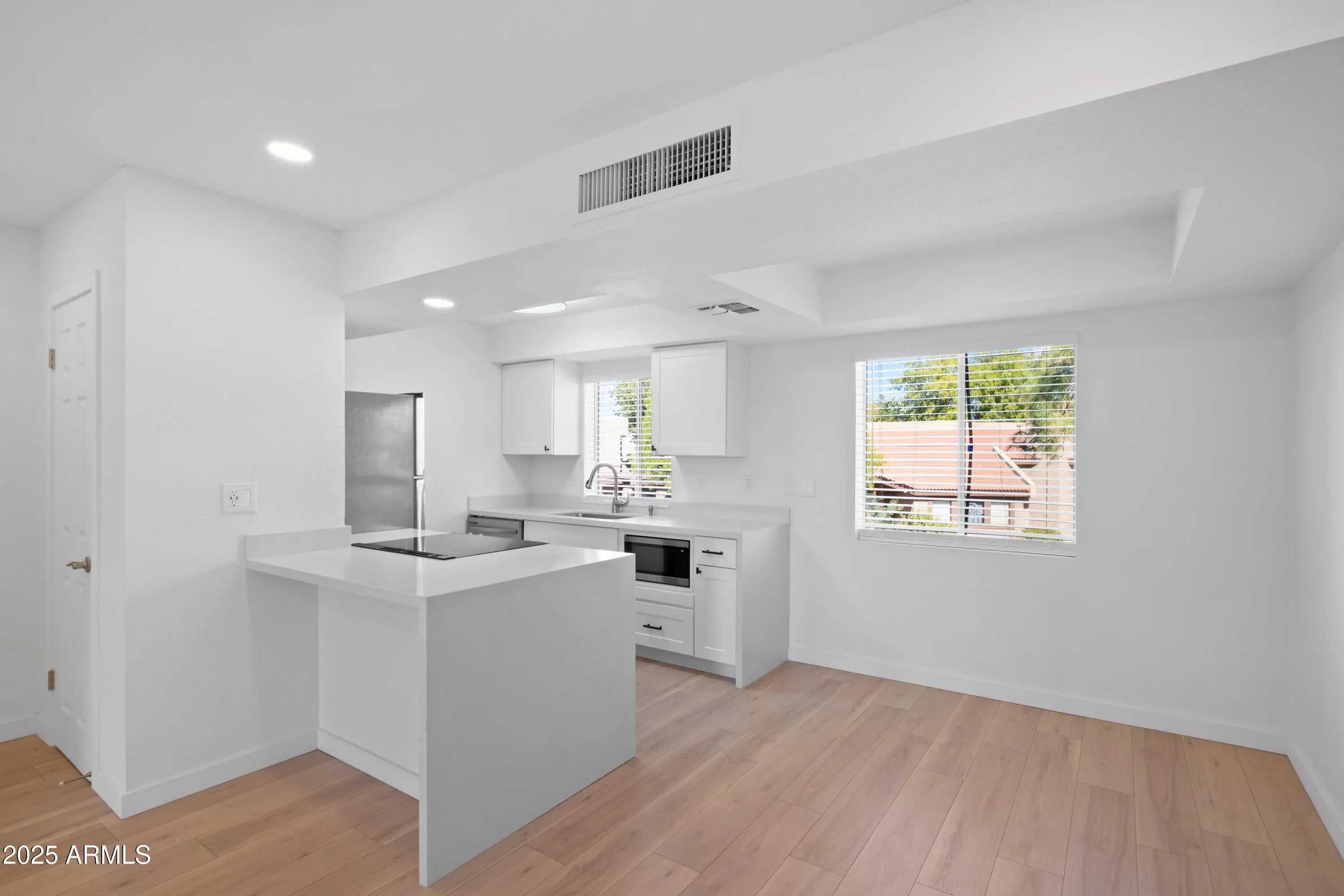 Photo of Listing #6908525