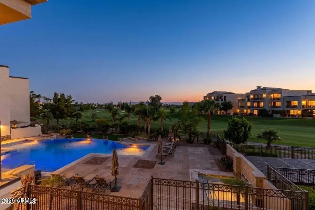8 Biltmore Estate (unit 202), Phoenix