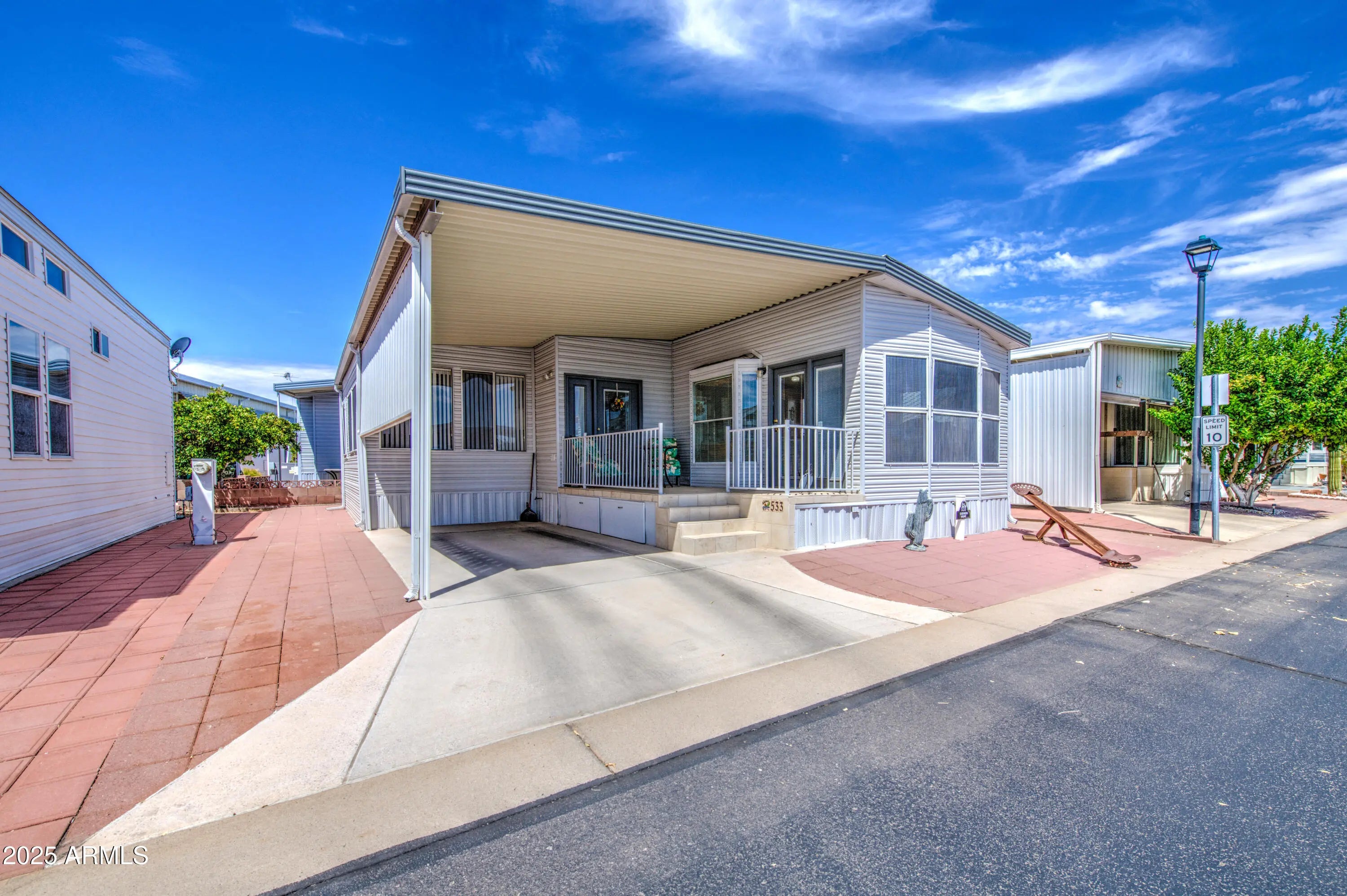 Photo of Listing #6909097