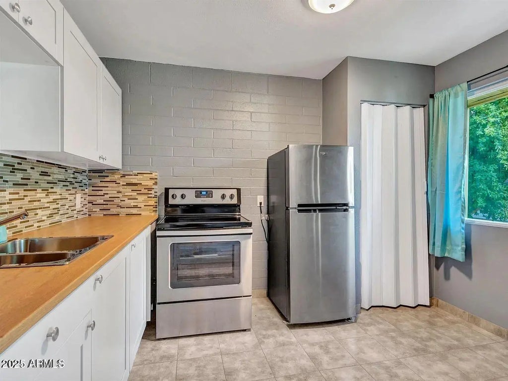 2551 W Rose Lane (unit 222), Phoenix