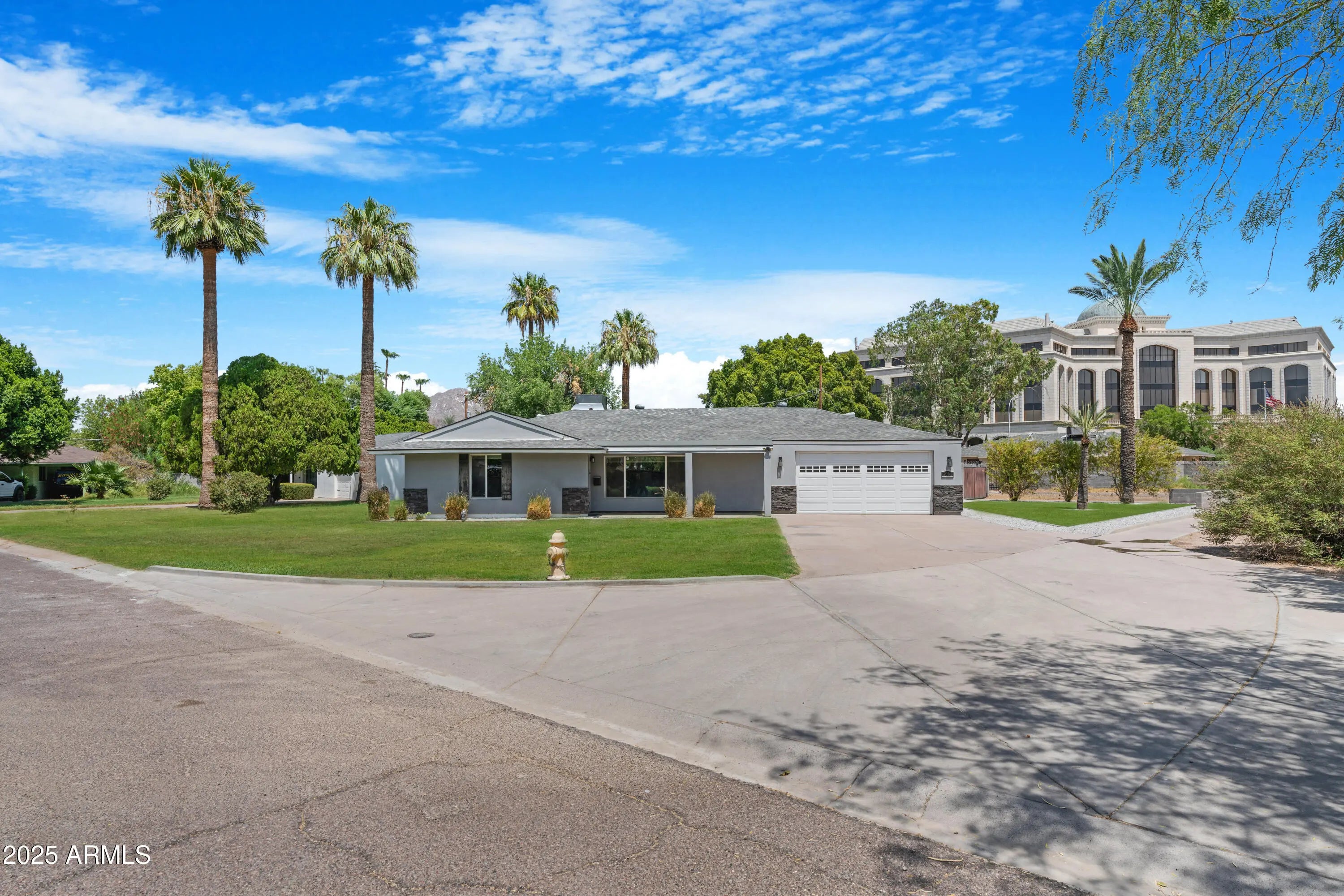 Photo of Listing #6908117