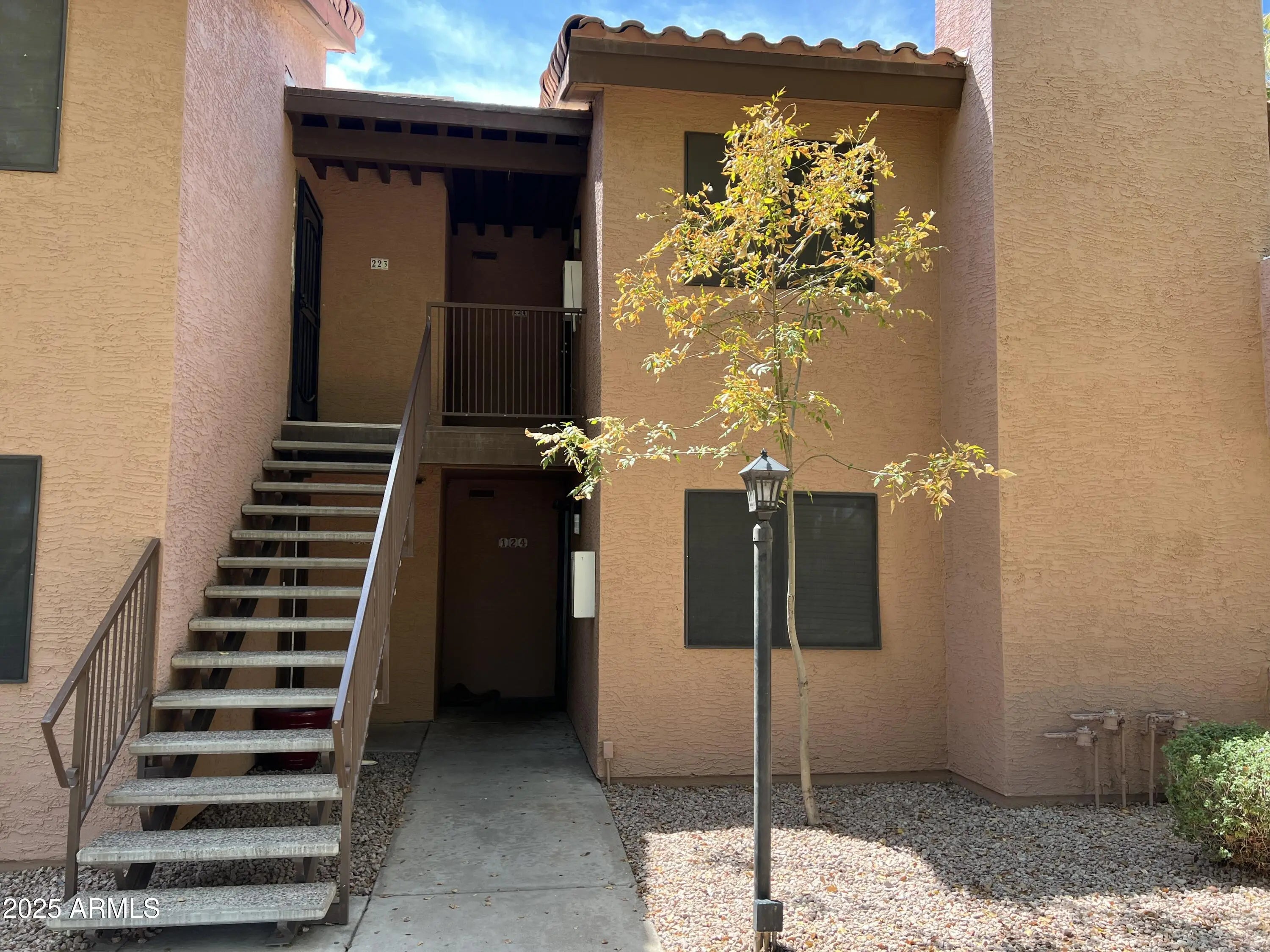 Photo of Listing #6909969