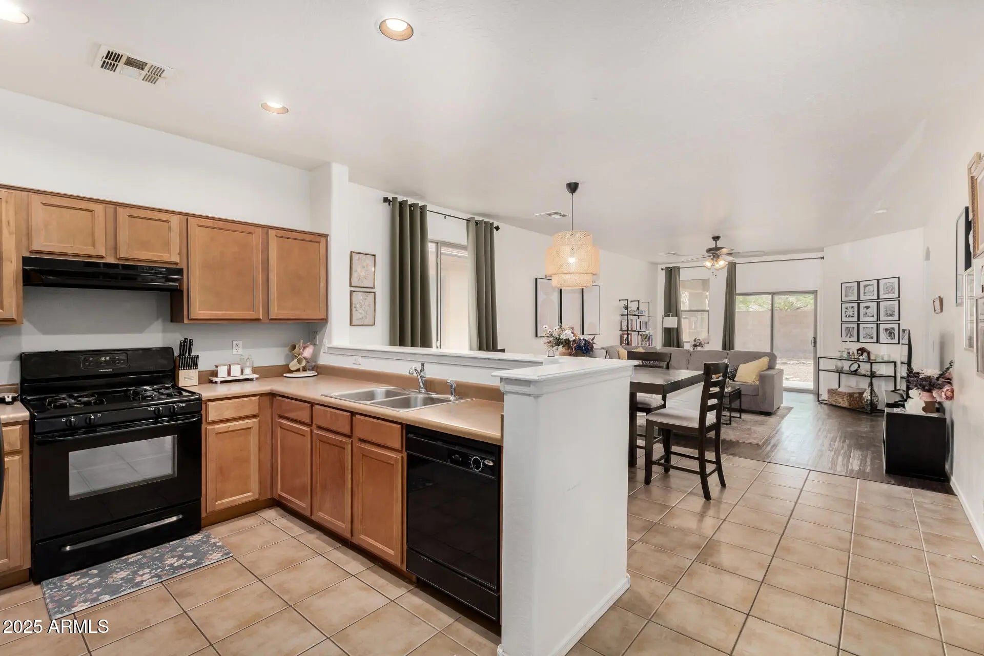 Photo of Listing #6909248