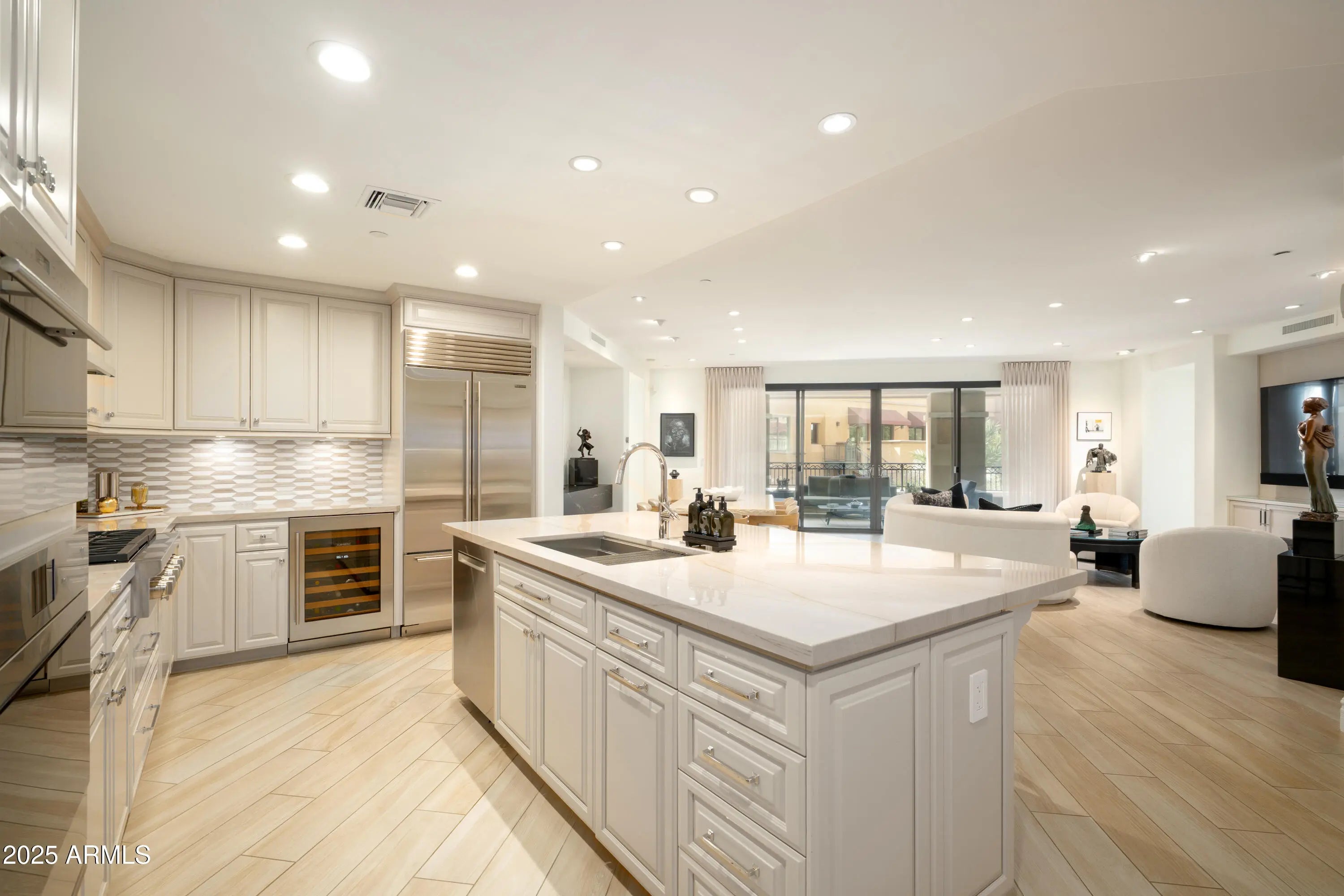 Photo of Listing #6915828