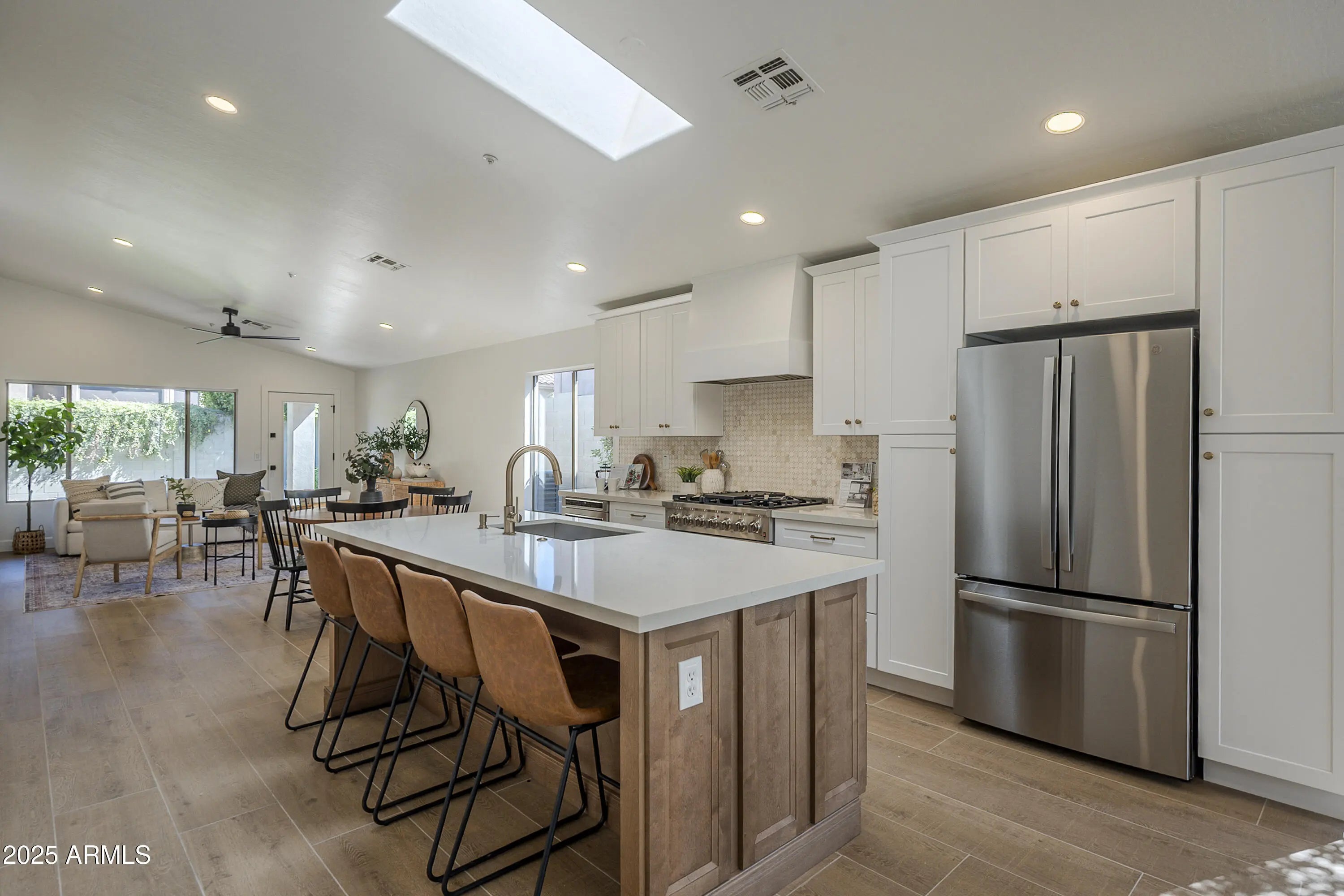 Photo of Listing #6909586