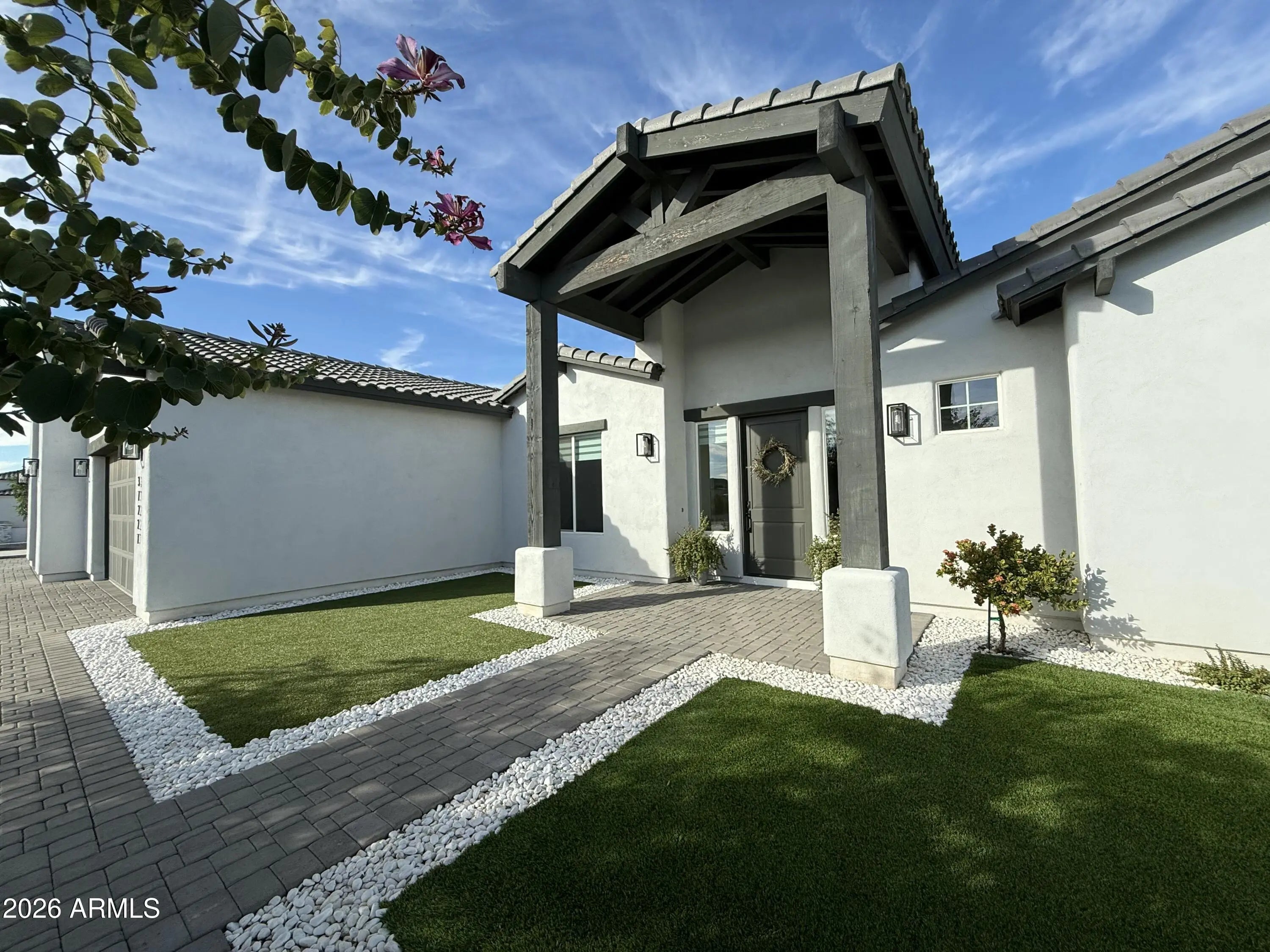 Photo of Listing #6909402