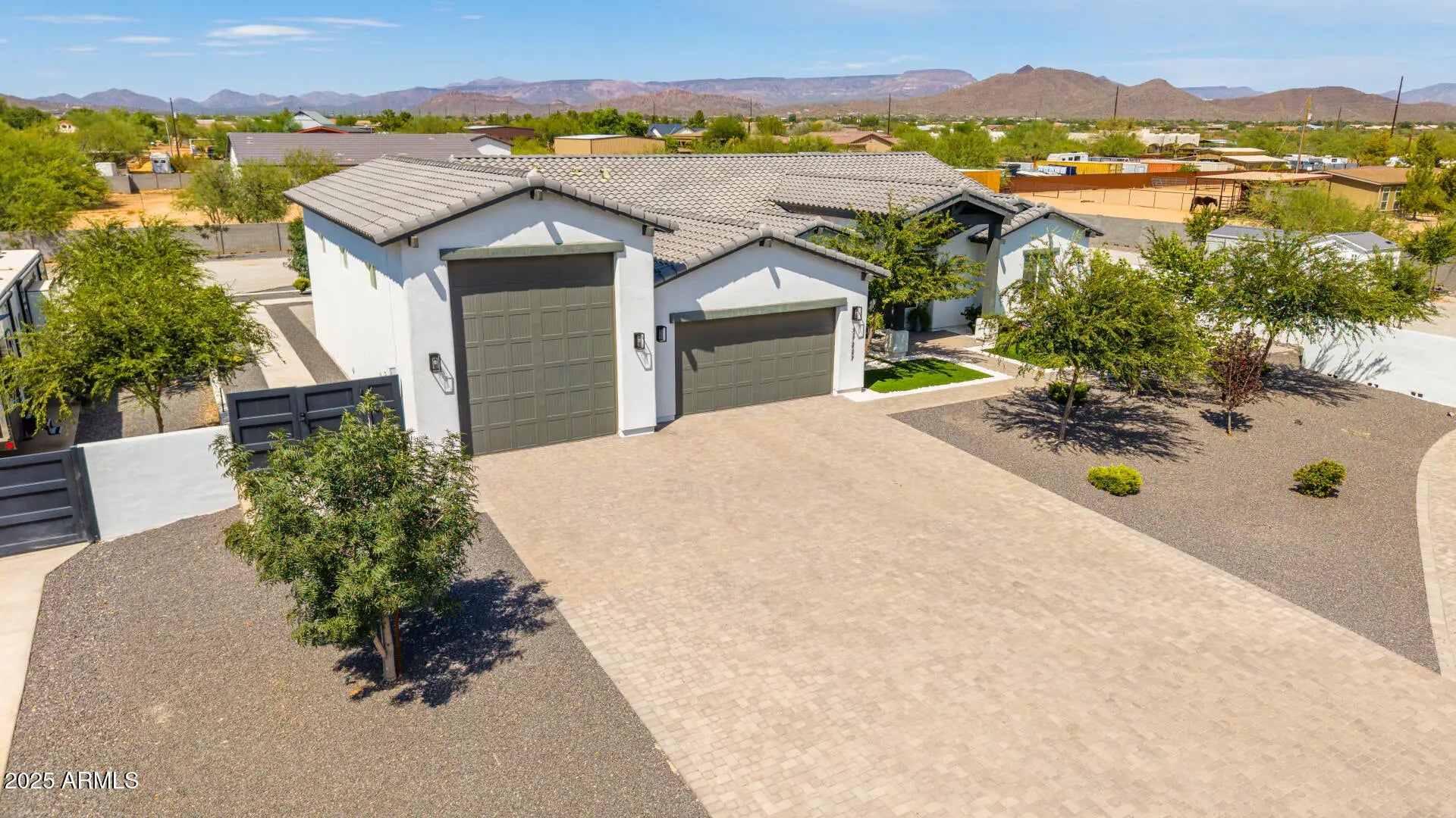 Photo of Listing #6909402