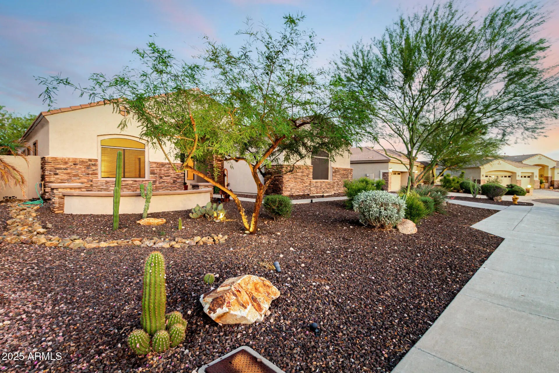 Photo of Listing #6910224