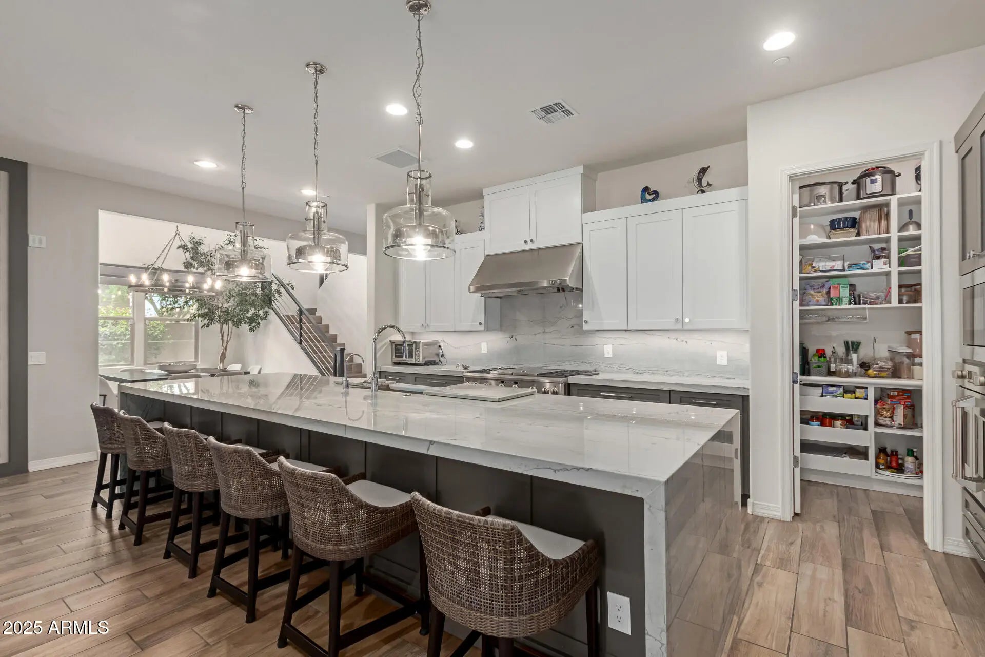 Photo of Listing #6908630