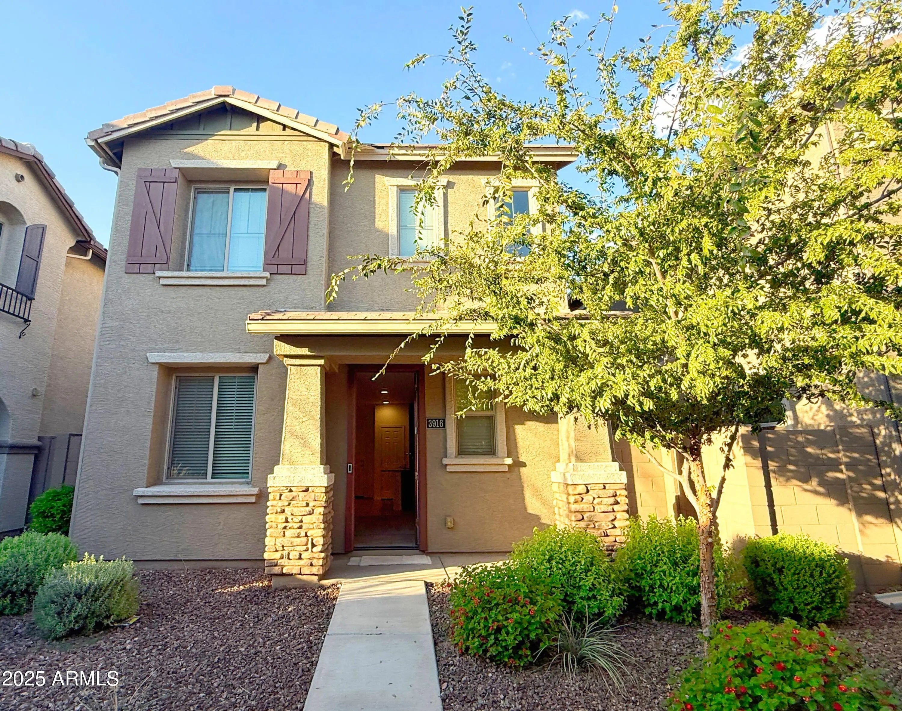 Photo of Listing #6908492