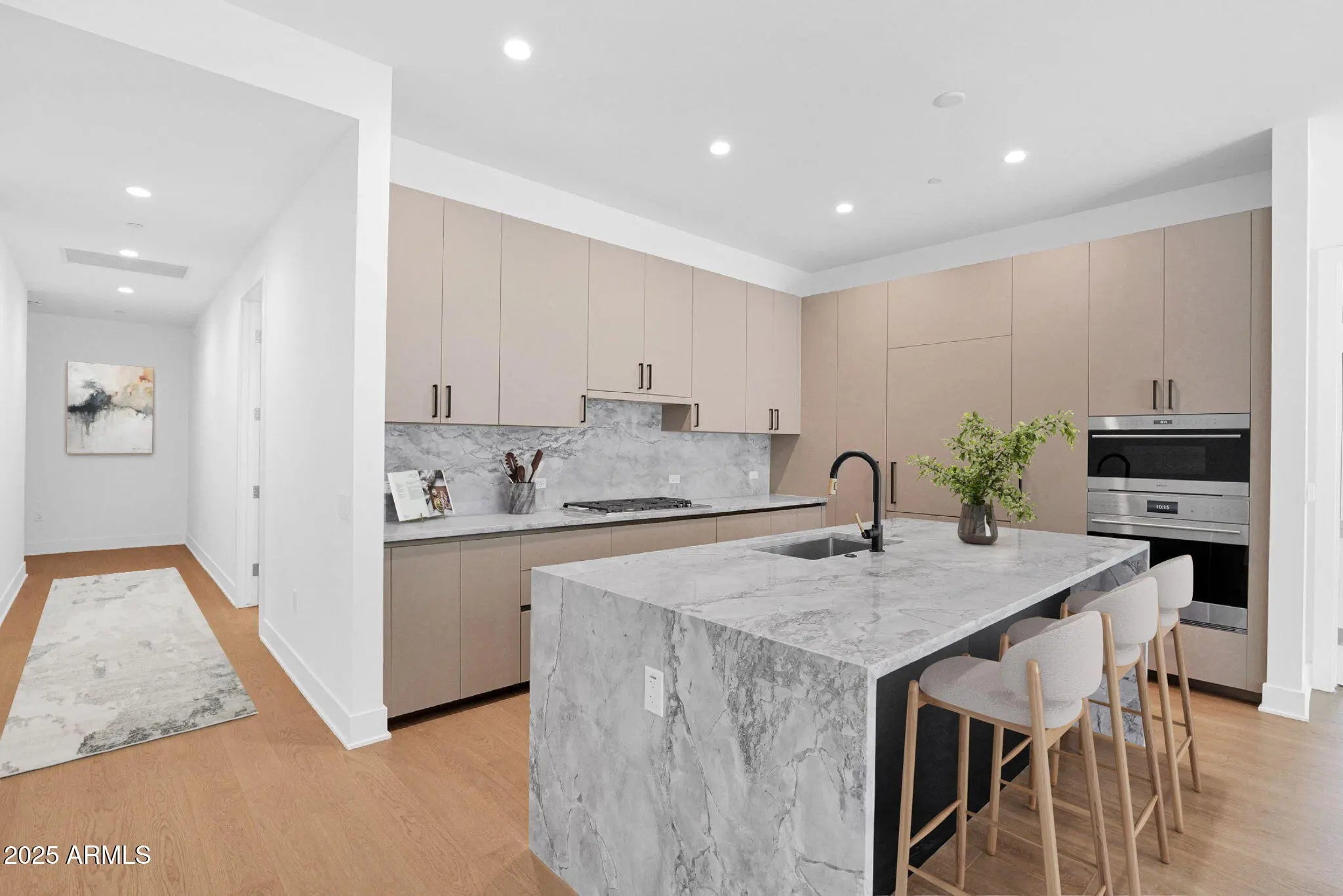 Photo of Listing #6908513