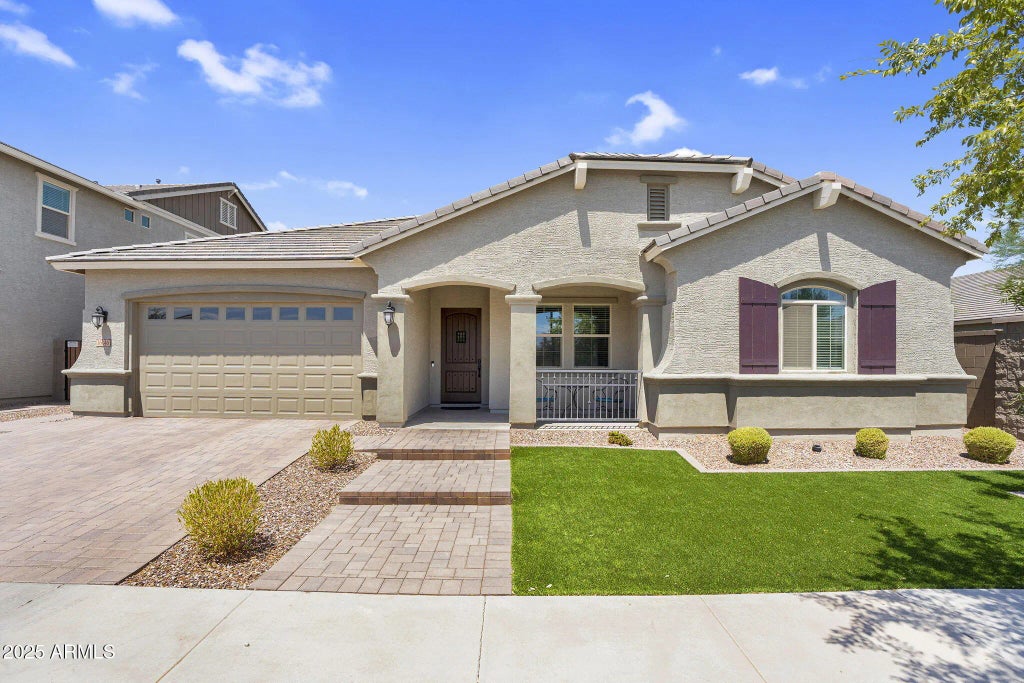 16146 W Saguaro Park Lane, Surprise