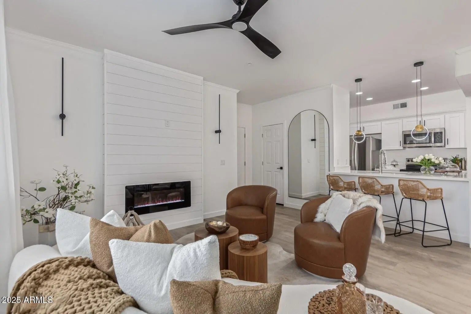 Photo of Listing #6908695