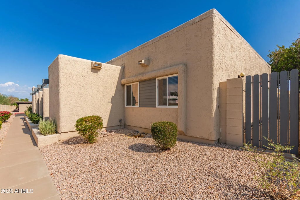 704 S Lebanon Lane, Tempe