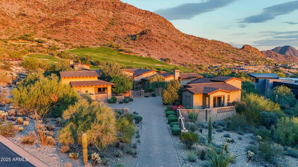 9820 E Thompson Peak Parkway (unit 628), Scottsdale
