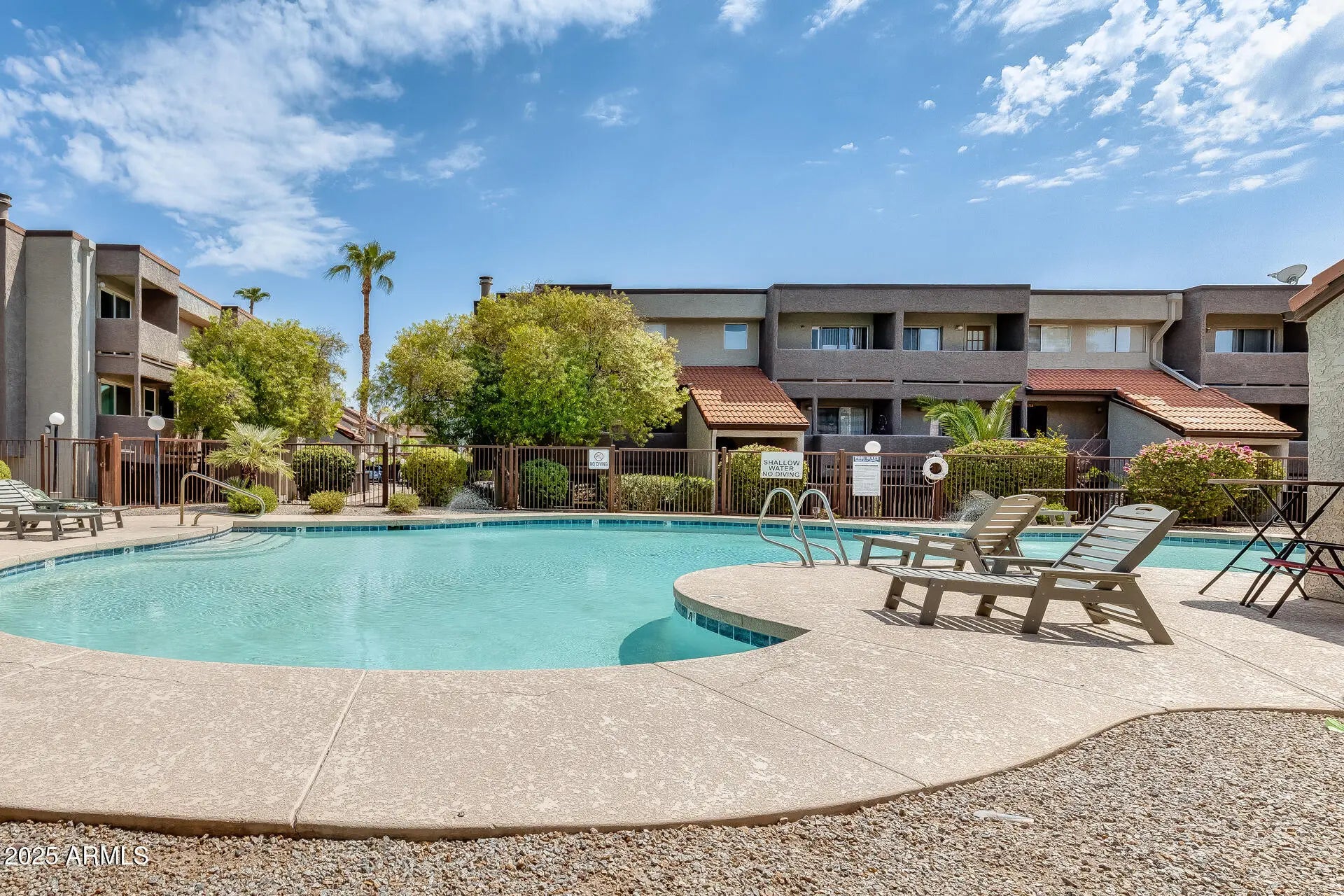 Photo of Listing #6910876