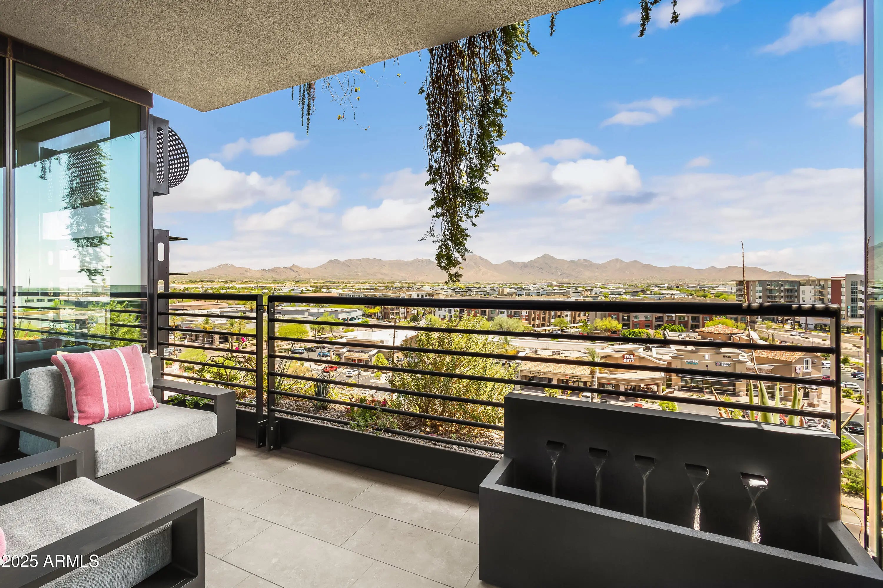 Photo of Listing #6914578