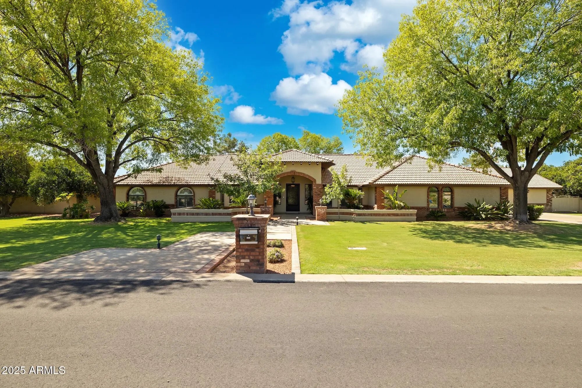 Photo of Listing #6912542