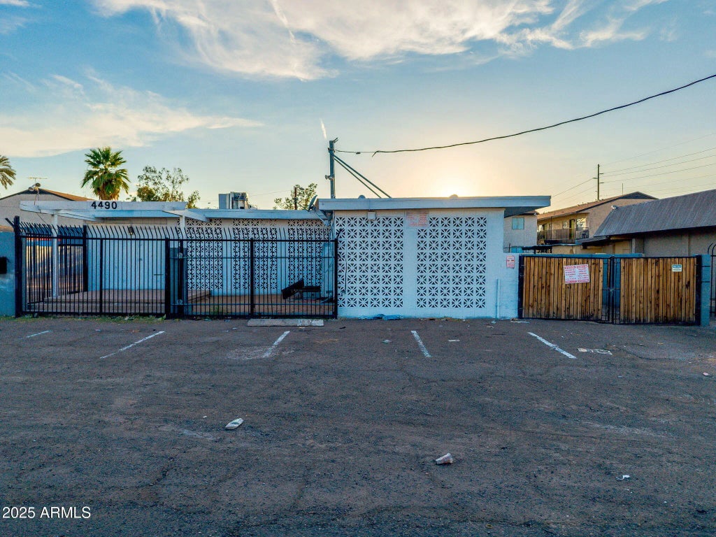 4490 N Black Cyn Highway, Phoenix