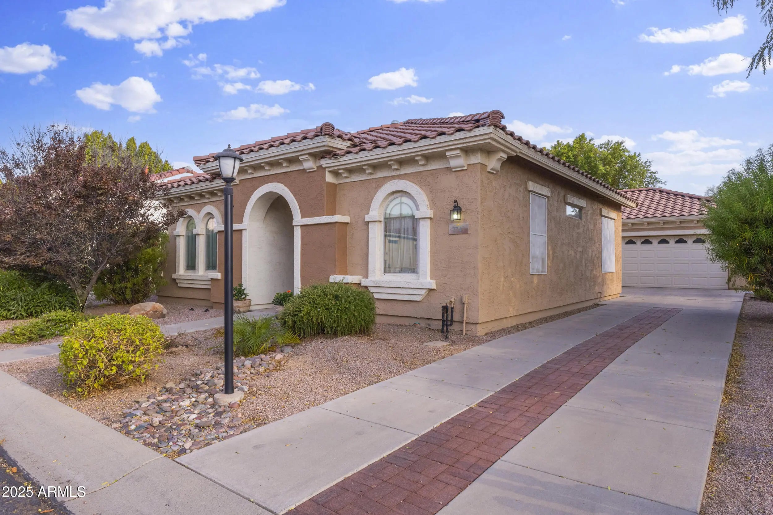 Photo of Listing #6909847