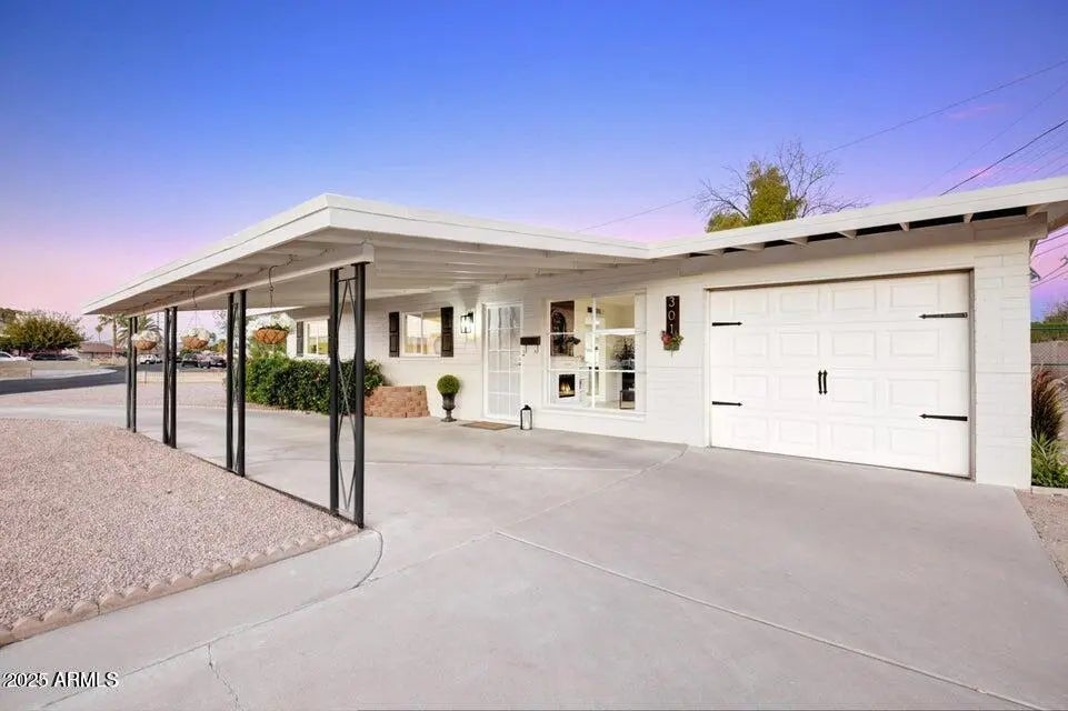 Photo of Listing #6909491